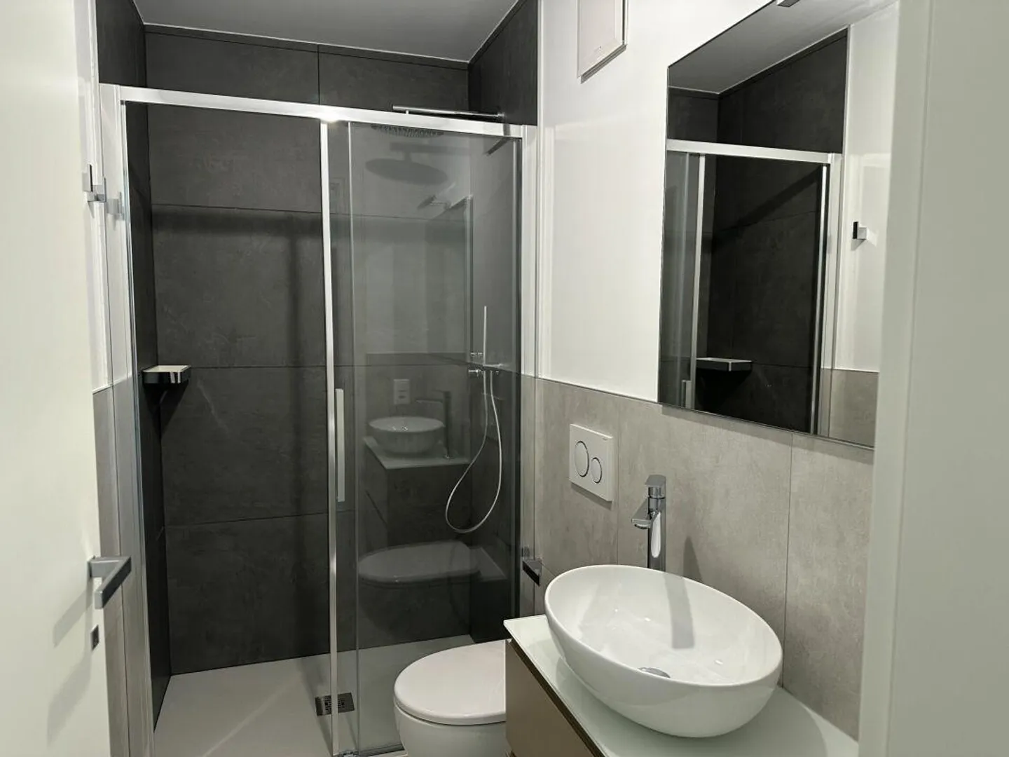 Nouvel appartement moderne de 3,5 pièces avec jardin privé et t... - Photo 10 sur 14