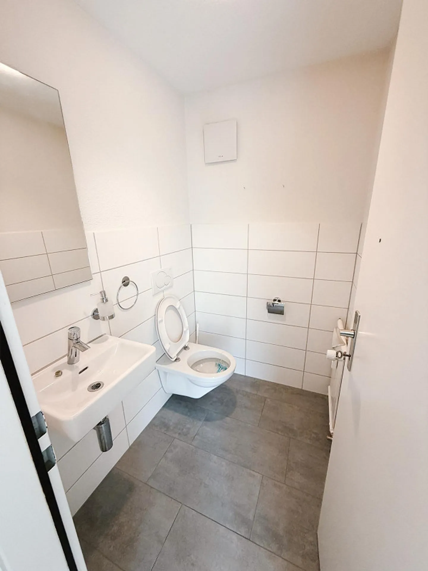 Appartamento attico attraente di 4,5 stanze vicino a Coop Wattwil - Foto 11 di 15