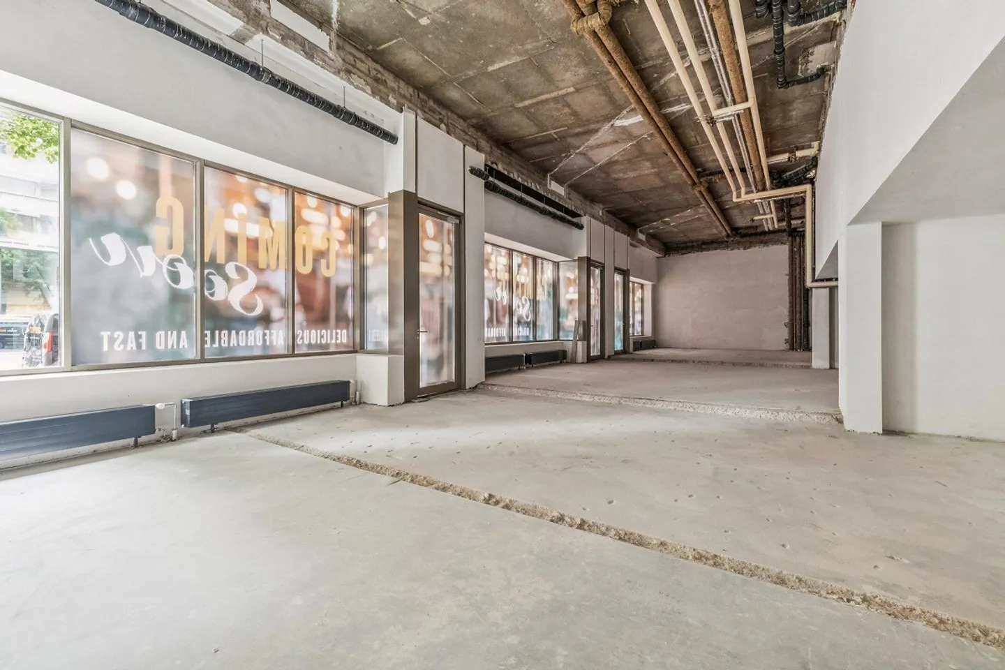 Attractive commercial space in a central location - Photo 4 of 10