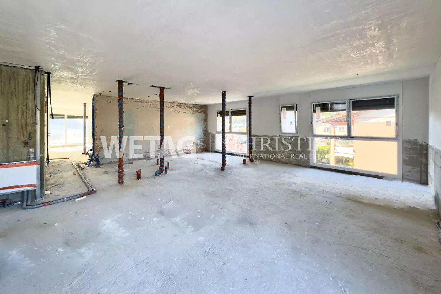 Elegant penthouse apartment in shell construction for sale in Lugano–Canobbio... - Photo 6 of 11