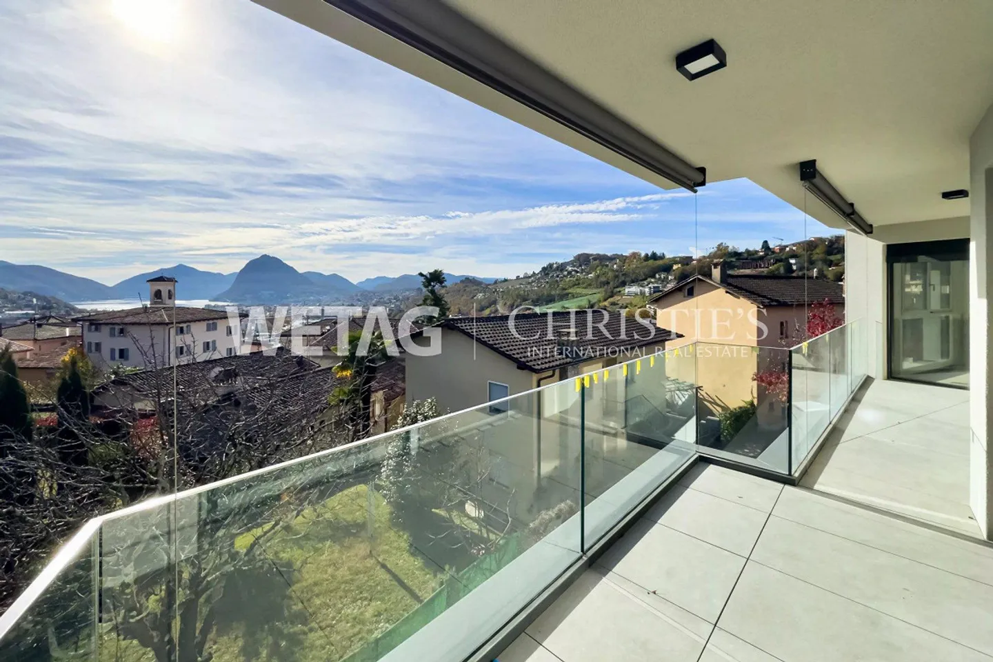 Elegant penthouse apartment in shell construction for sale in Lugano–Canobbio... - Photo 9 of 11