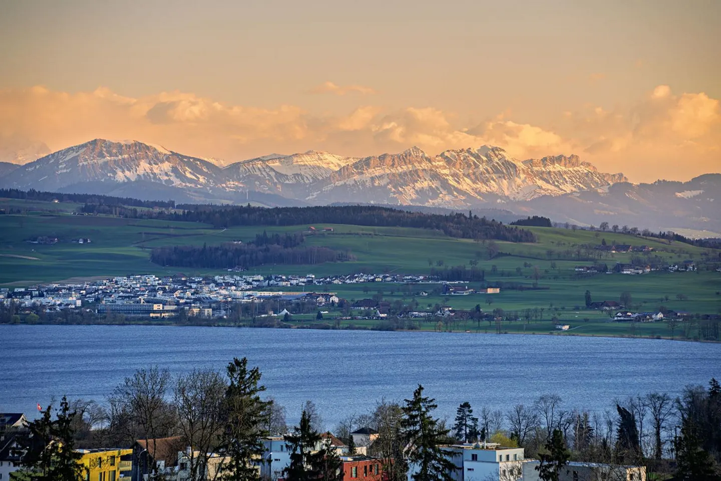 Stylish Penthouse with Alpine View and Urban Lifestyle - Photo 4 of 5