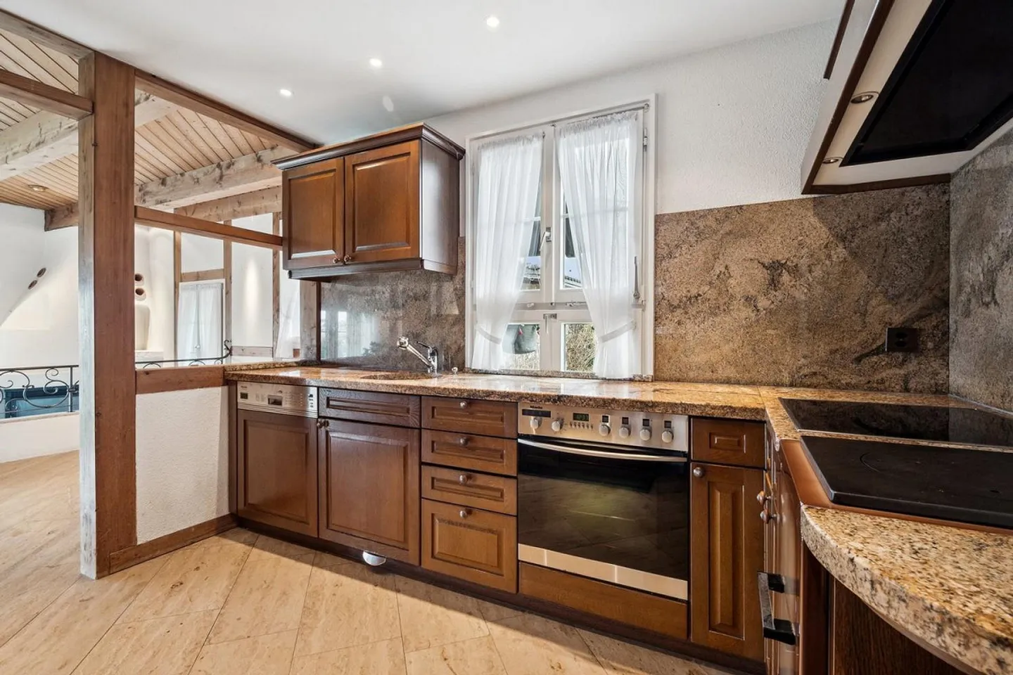 Unique Lover's Object with Generous Outdoor Space in a Quiet Location - Photo 8 of 13