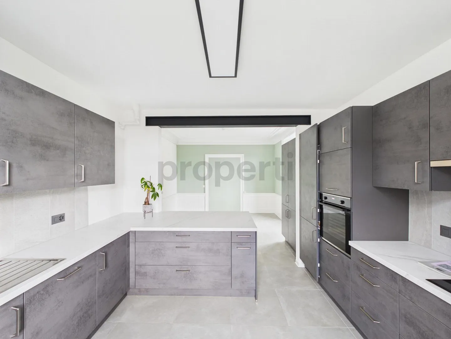 LEASE TAKEOVER: magnificent 5.5 room renovated apartment in the heart of Sai... - Photo 7 of 17