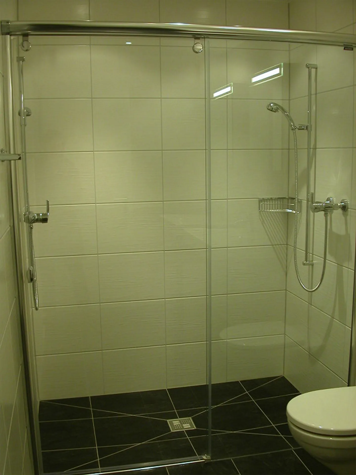 Ampio appartamento di 5,5 stanze con grande balcone - Foto 5 di 11