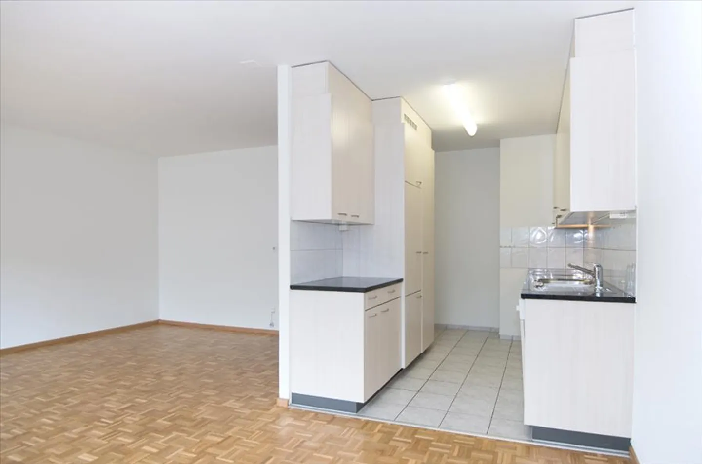 Appartement lumineux 2.5 pièces - Photo 2 sur 4