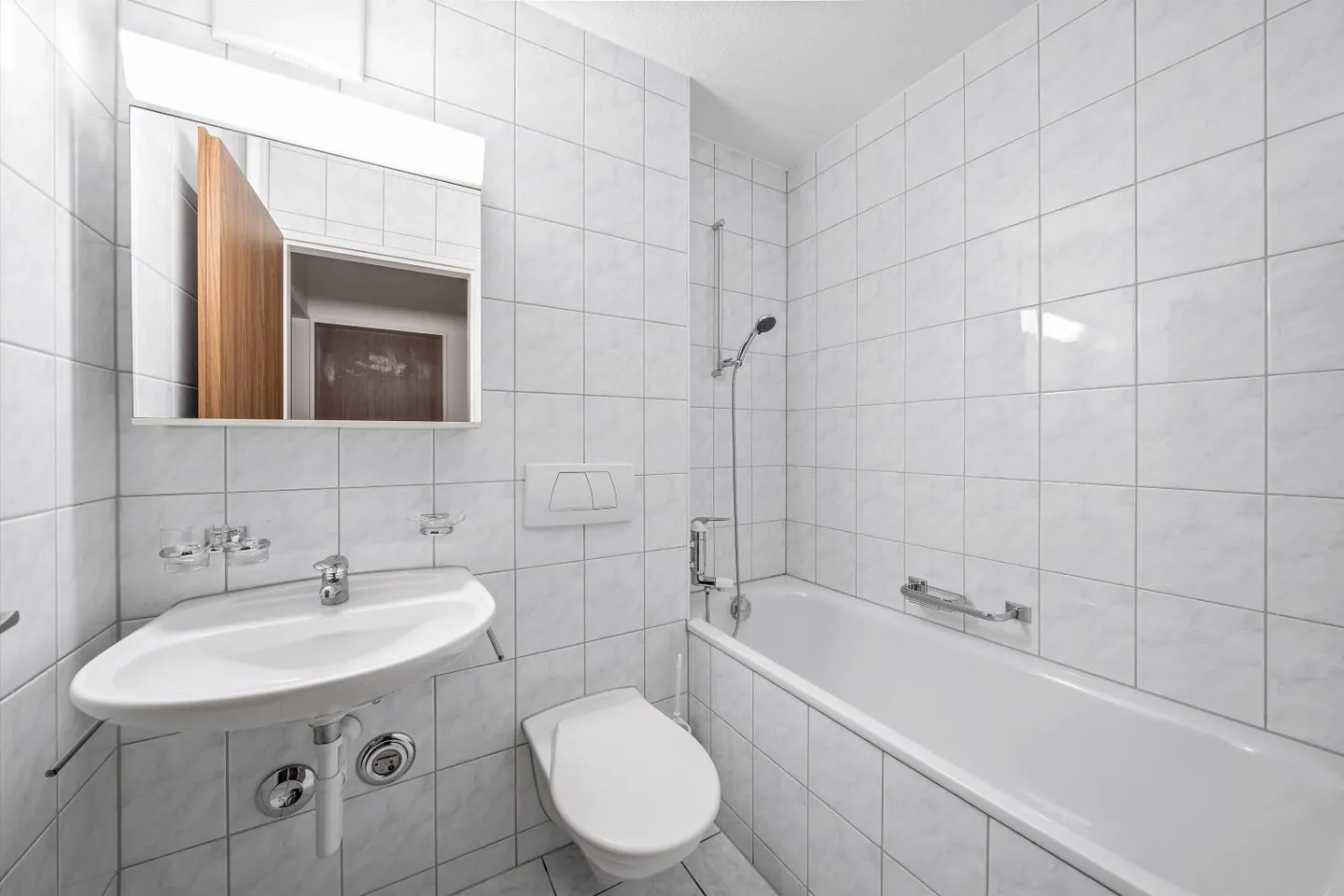 Appartement lumineux 2.5 pièces - Photo 3 sur 4