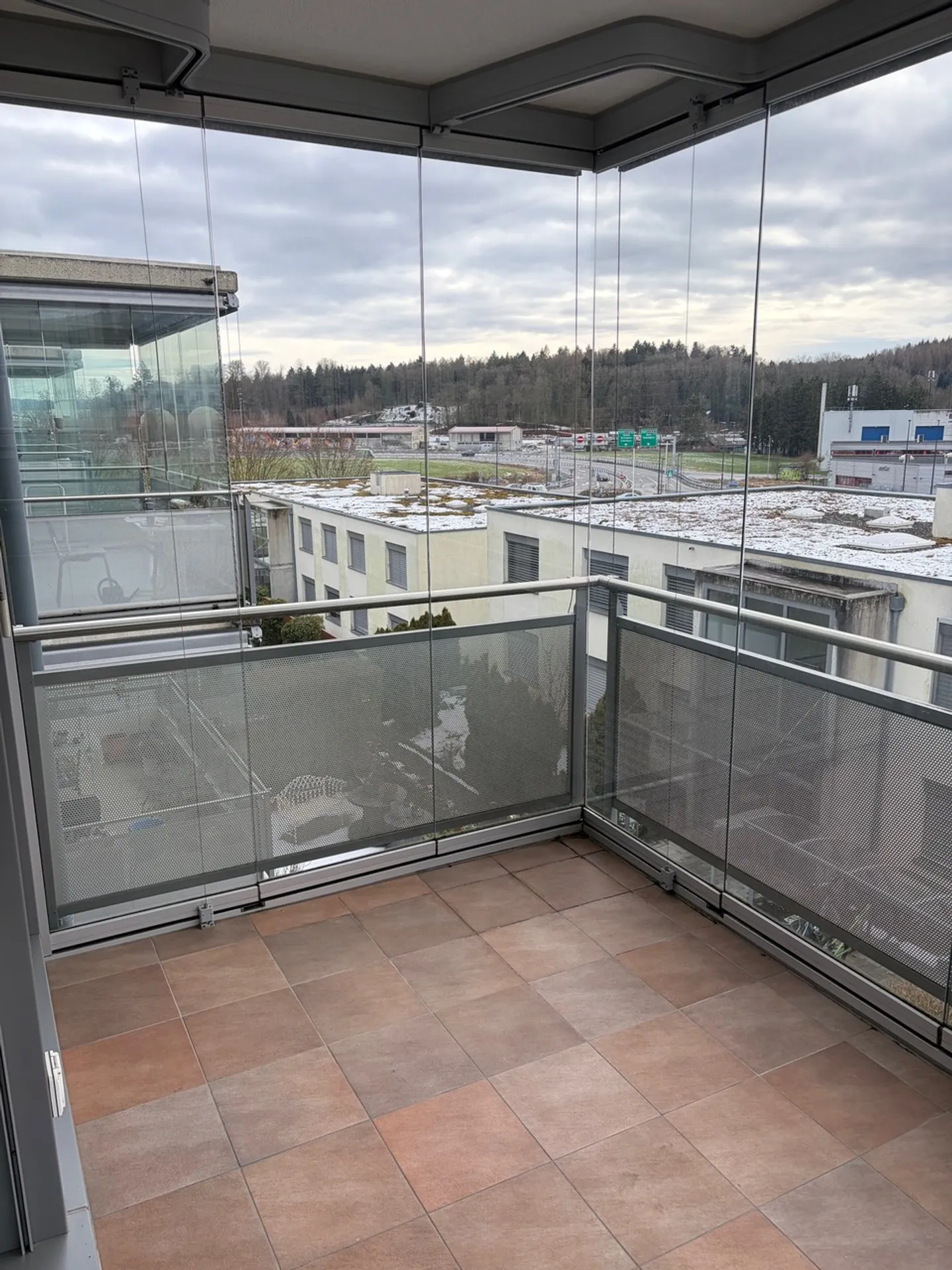 Bienne: Appartement moderne de 4,5pces - 2 places dans parking - Photo 3 of 13