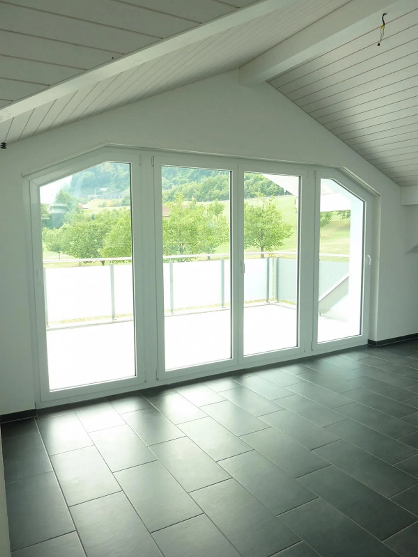 3.5 Room Penthouse Apartment with Panoramic View of Lake and Mountains - Photo 9 of 19