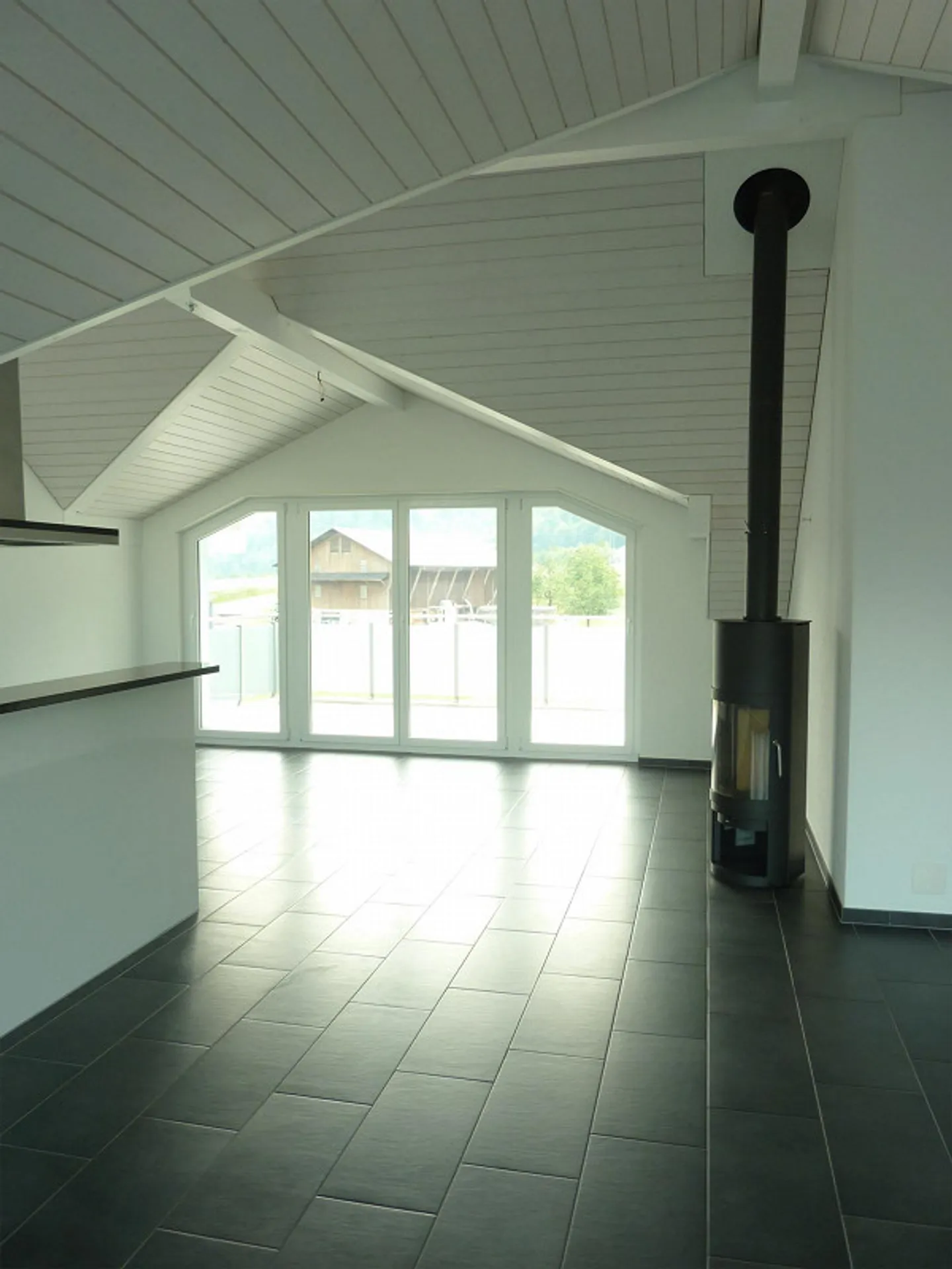 3.5 Room Penthouse Apartment with Panoramic View of Lake and Mountains - Photo 11 of 19