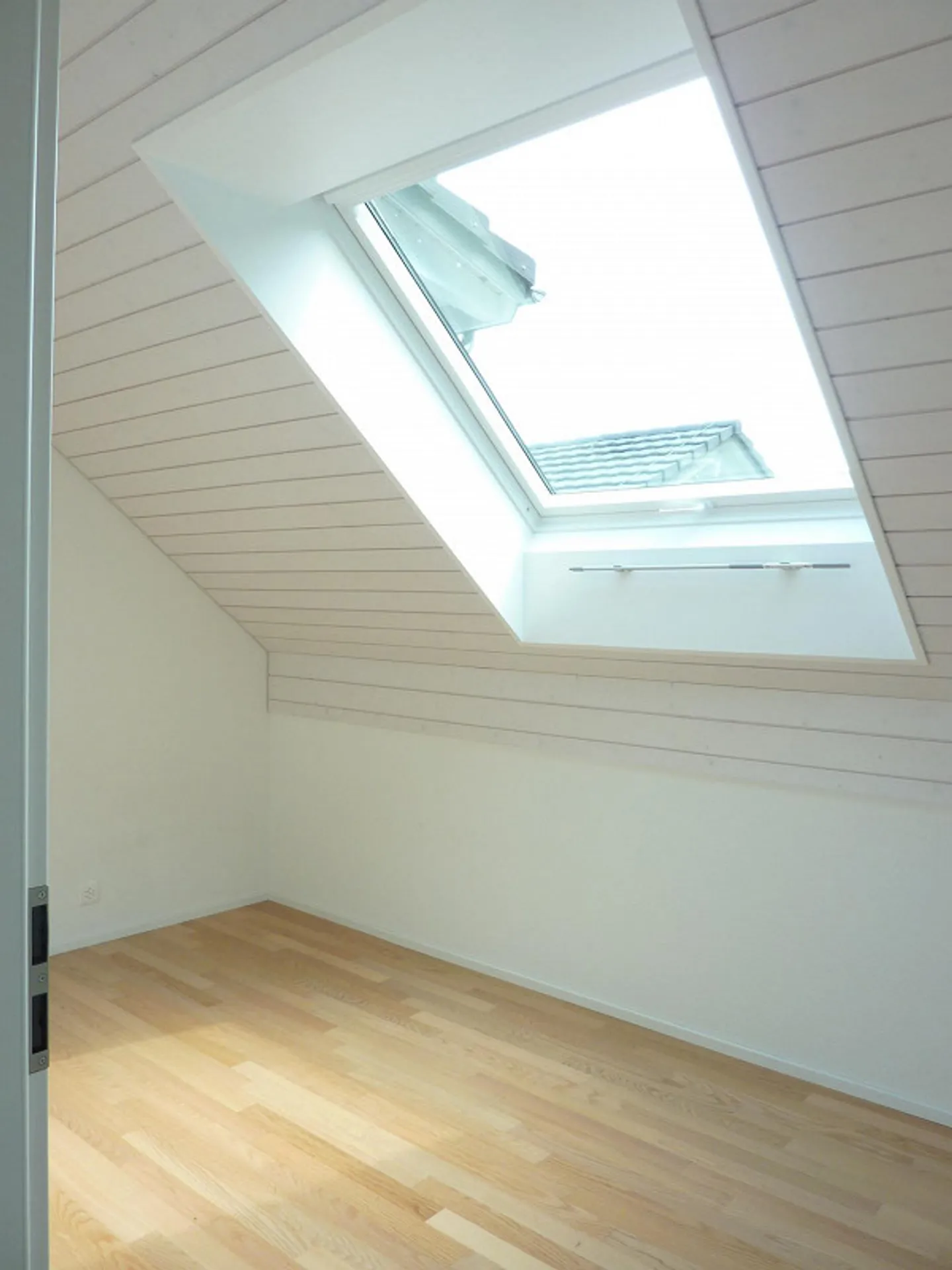 3.5 Room Penthouse Apartment with Panoramic View of Lake and Mountains - Photo 12 of 19