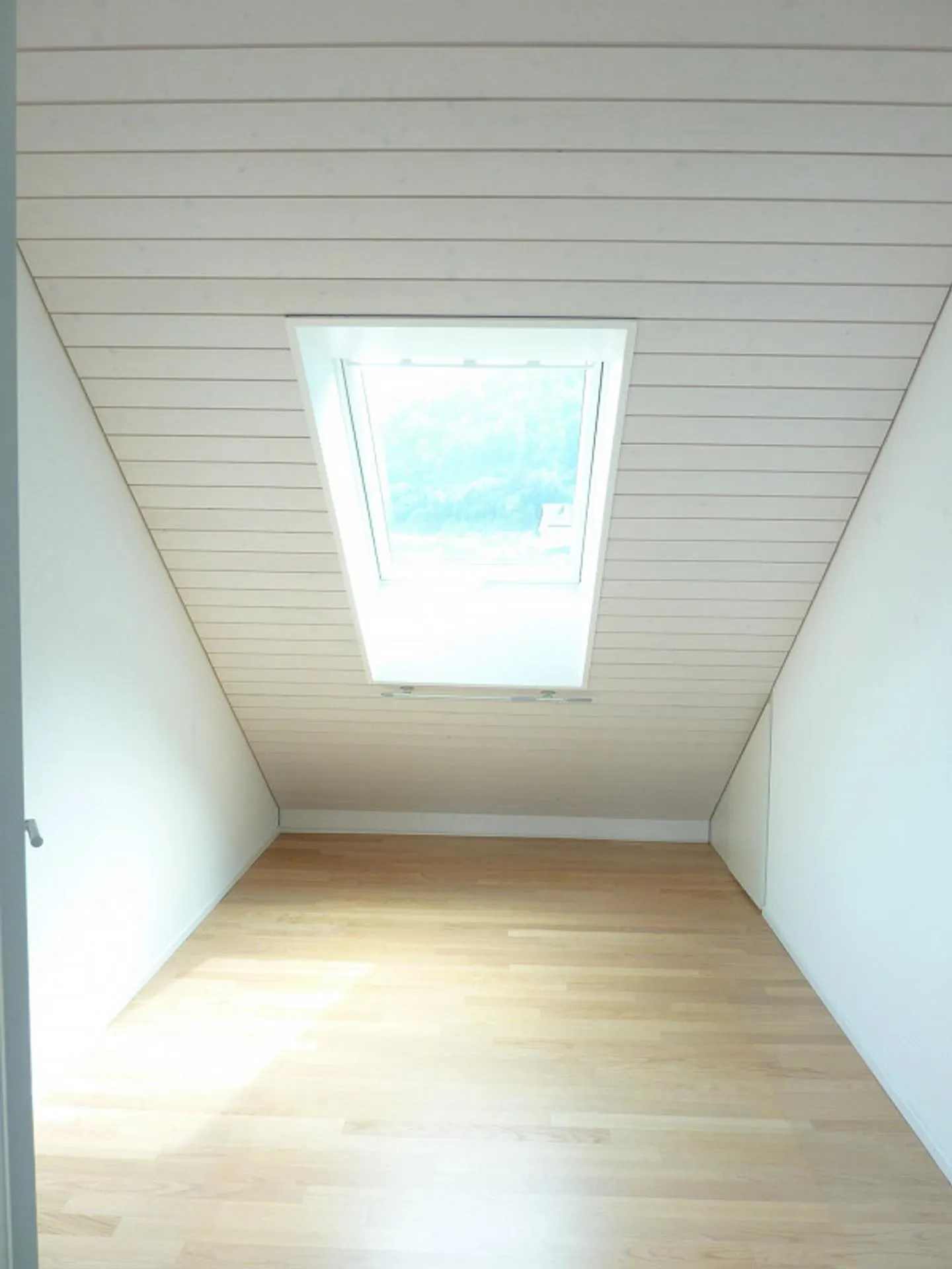 3.5 Room Penthouse Apartment with Panoramic View of Lake and Mountains - Photo 14 of 19