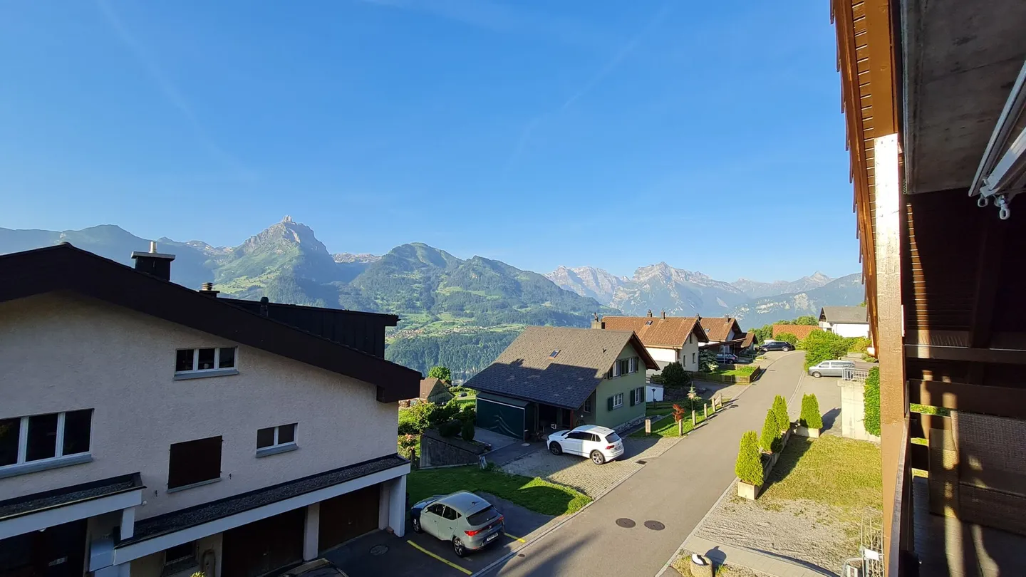 Furnished 2.5-room apartment in Amden: Dream mountain view, private E-parking space & large attic (permanent second residence) - Photo 1 of 12