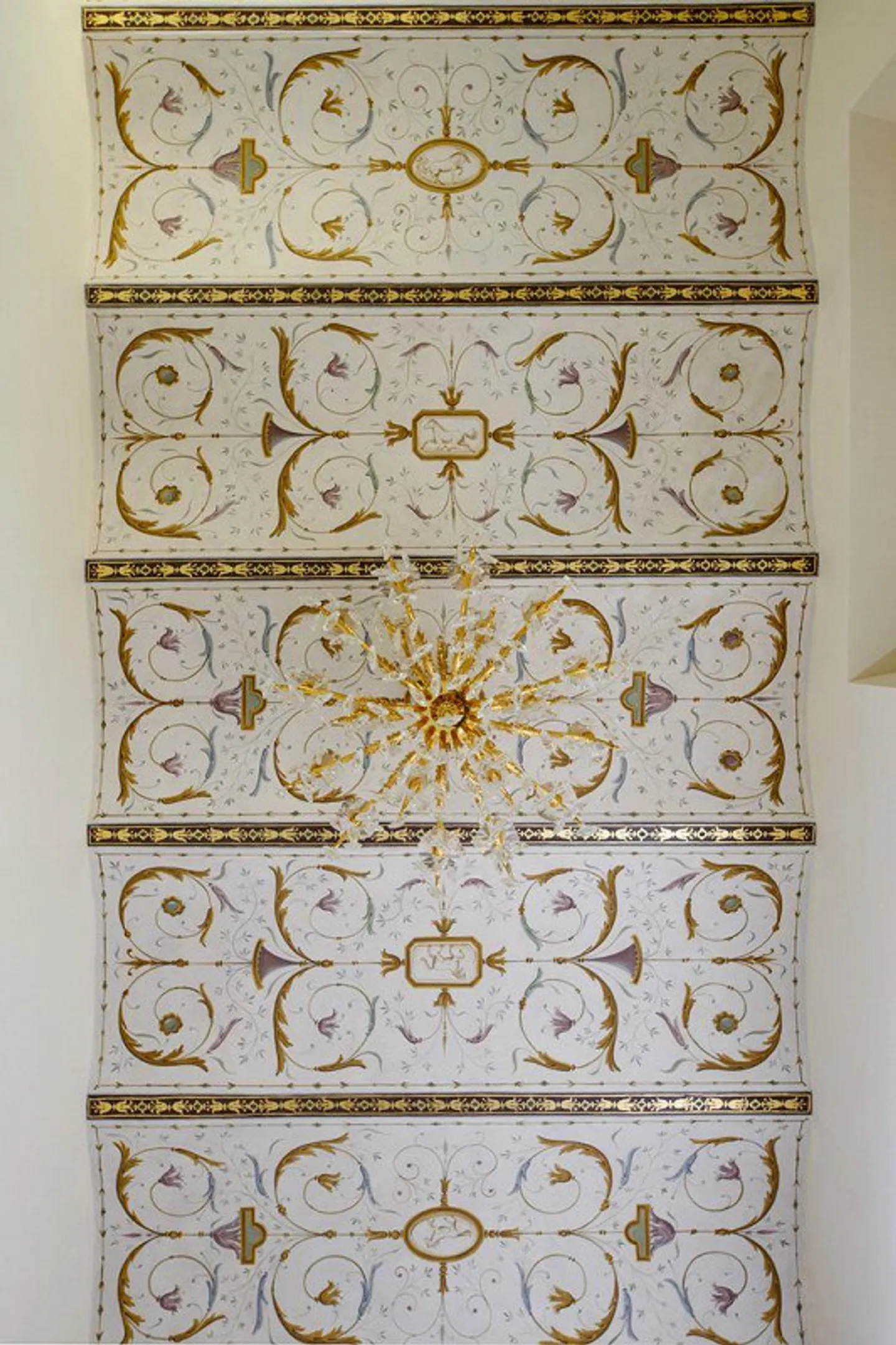 Luxury Villa with Rooftop & Jacuzzi - Photo 9 of 11