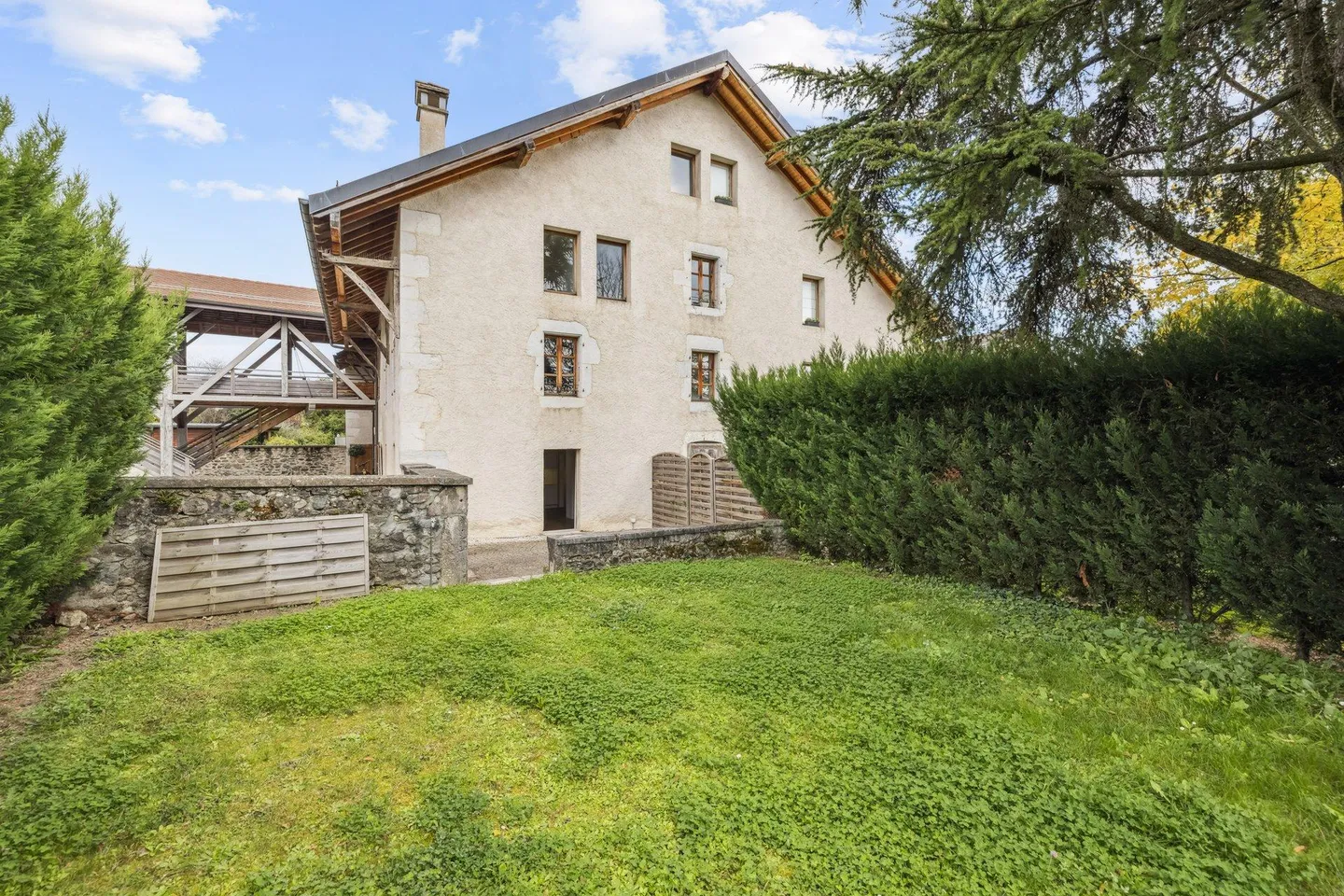 Superb triplex apartment with private garden in Collex-Bossy - Photo 2 of 15