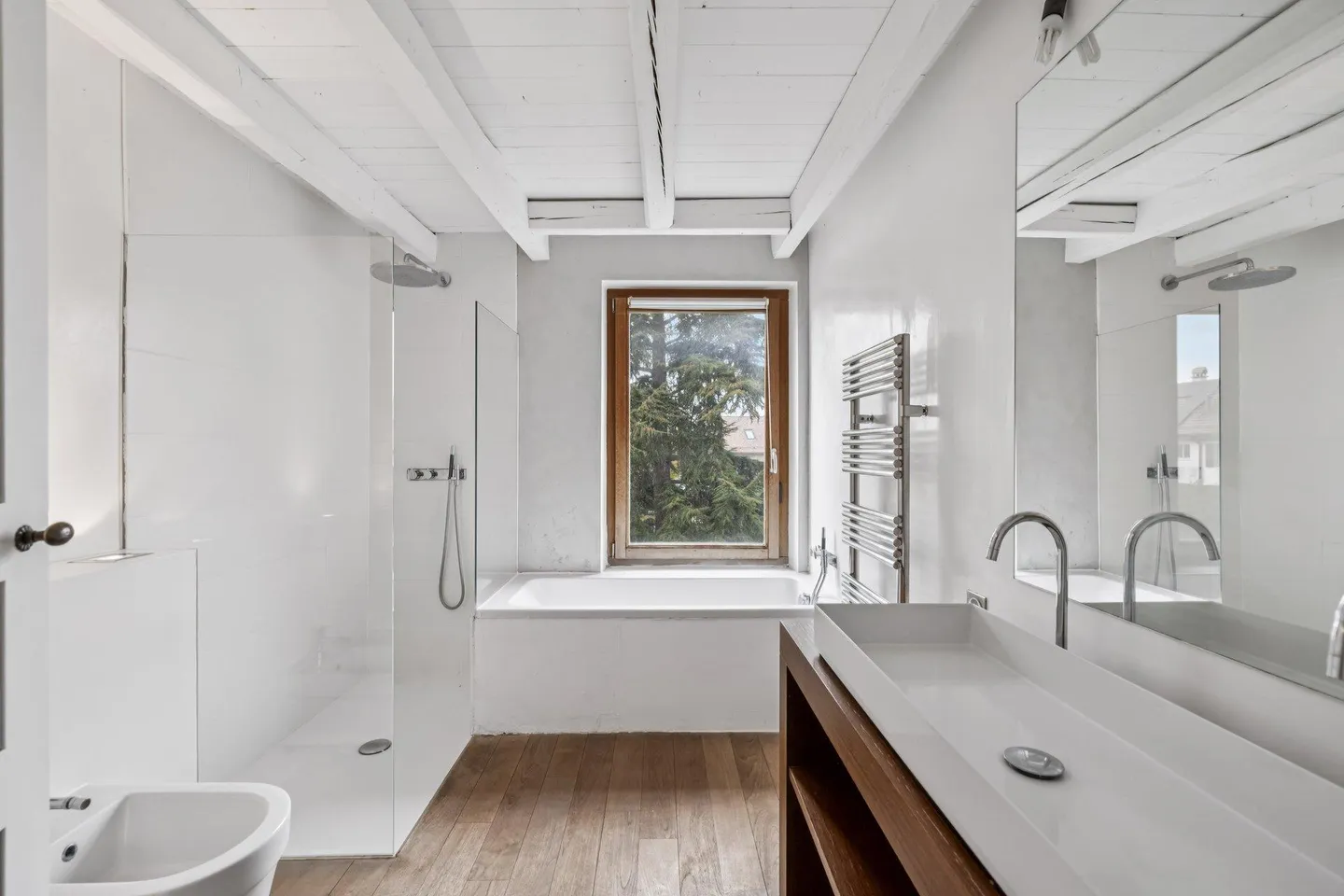 Superb triplex apartment with private garden in Collex-Bossy - Photo 12 of 15