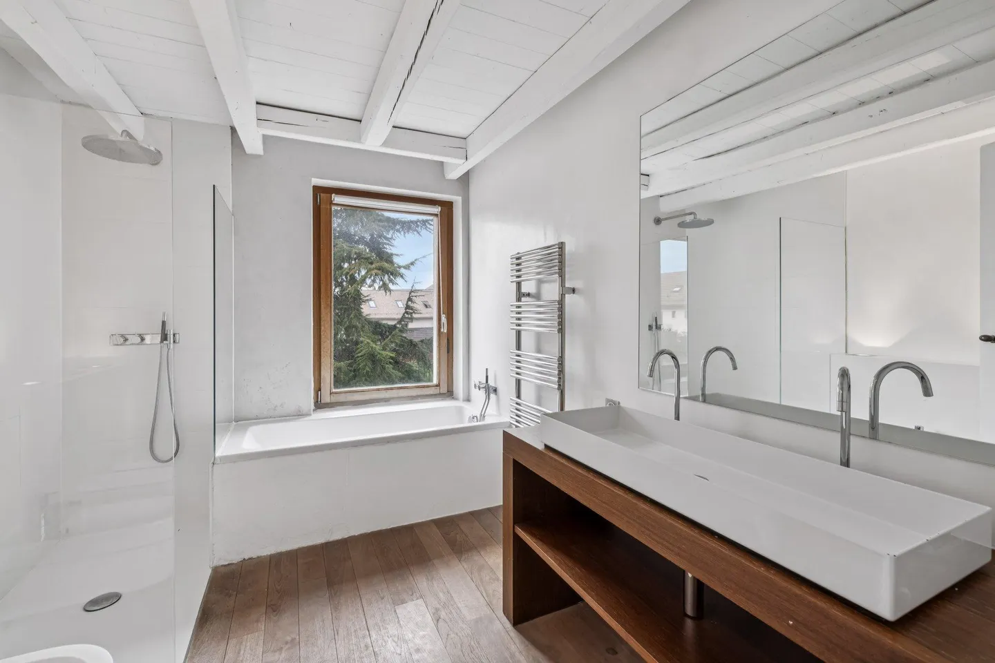 Superb triplex apartment with private garden in Collex-Bossy - Photo 13 of 15