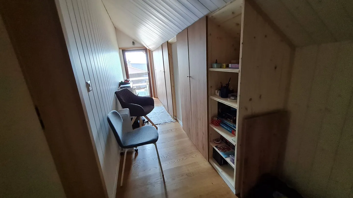 Furnished 2.5-room apartment in Amden: Dream mountain view, private E-parking space & large attic (permanent second residence) - Photo 9 of 12