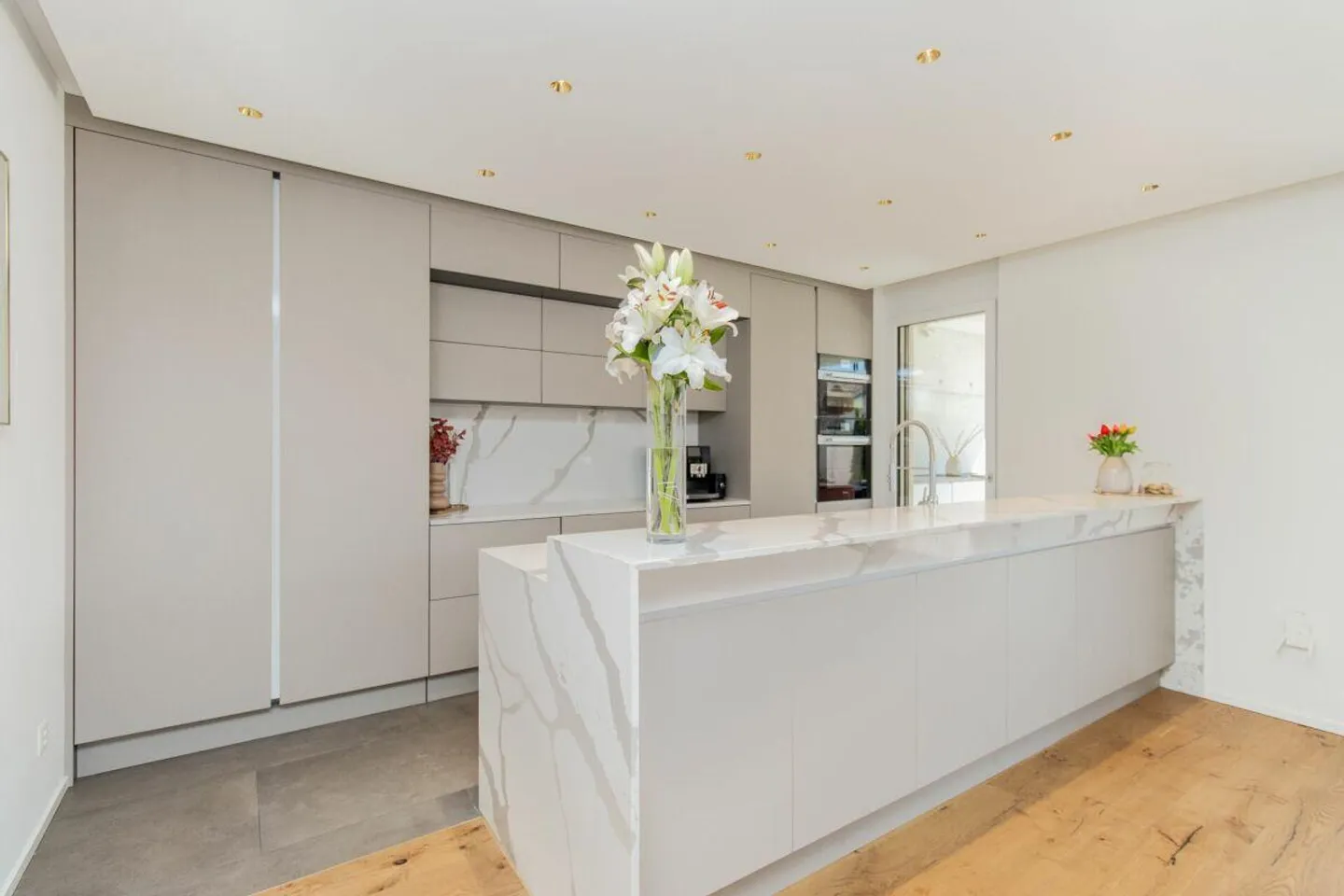 Premium Single-Family Home with High-Quality Finish and Outdoor Pool - Photo 8 of 14