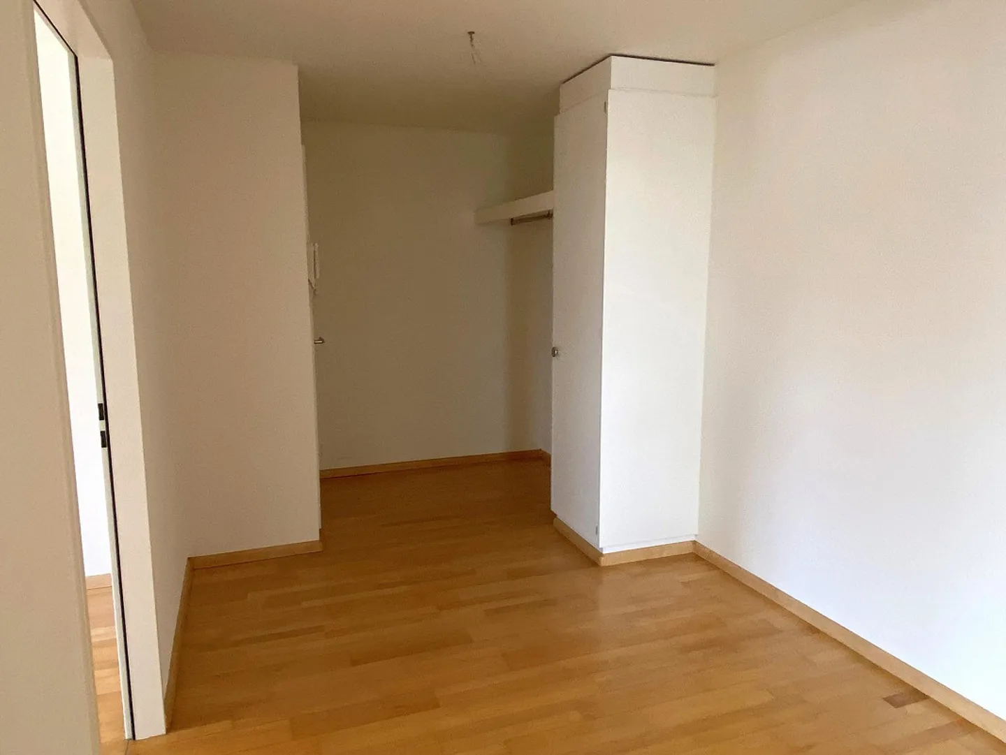 Appartement sous les toits au centre du village de Pratteln - Photo 3 sur 8