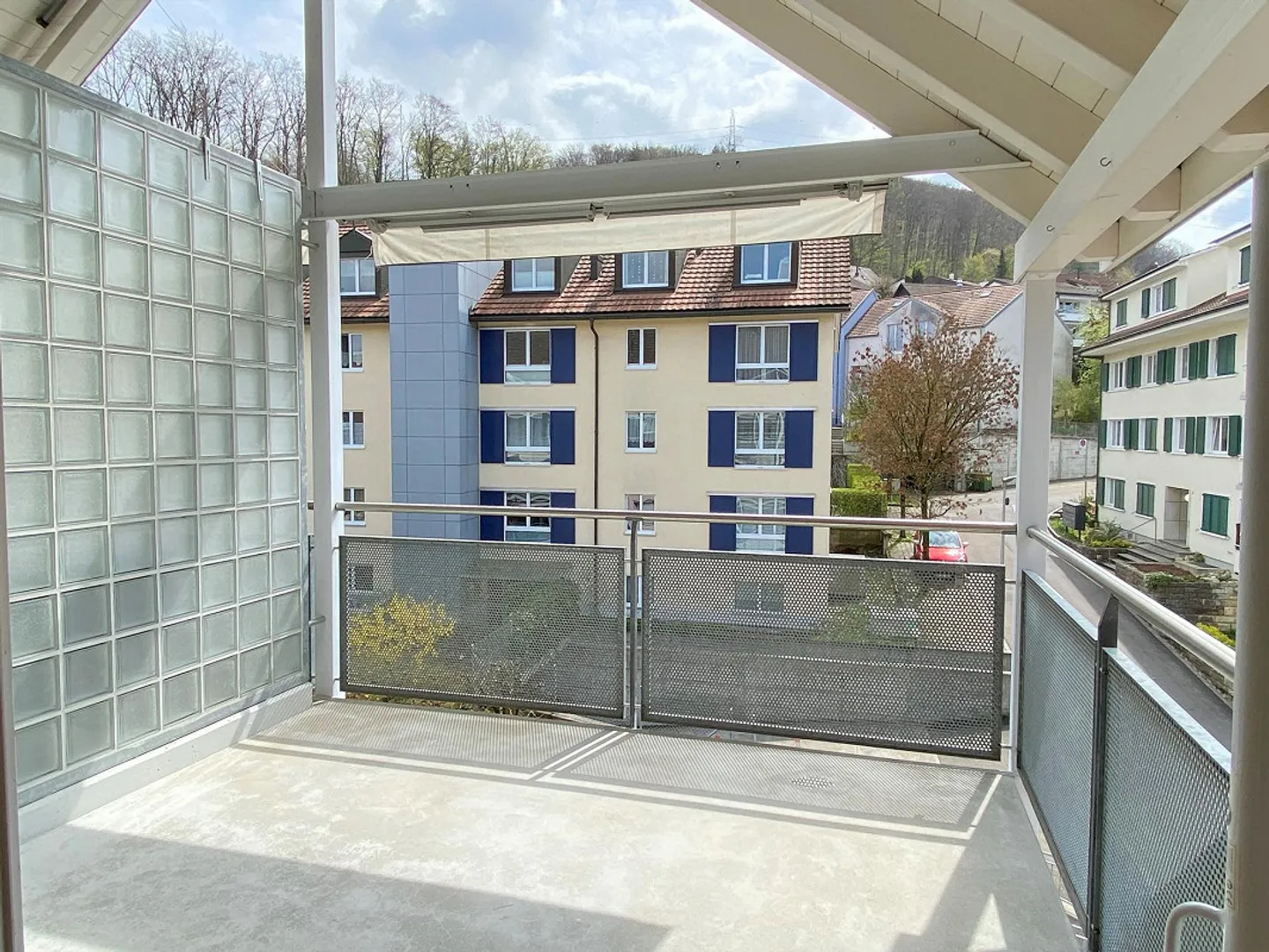 Appartement sous les toits au centre du village de Pratteln - Photo 6 sur 8