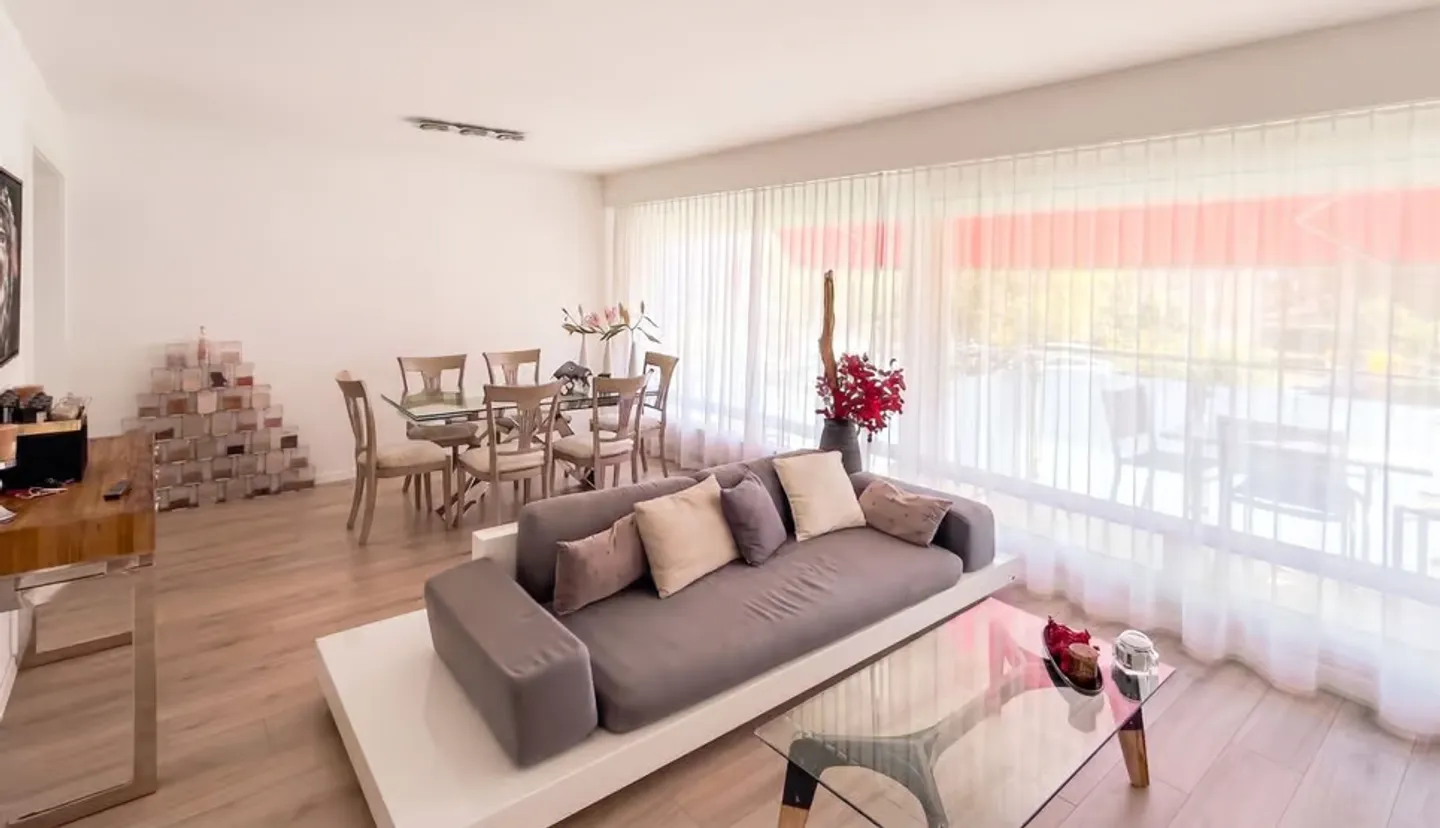 Renovated 4.5-room apartment with terrace, close to the lake in Préverenges - Photo 1 of 8