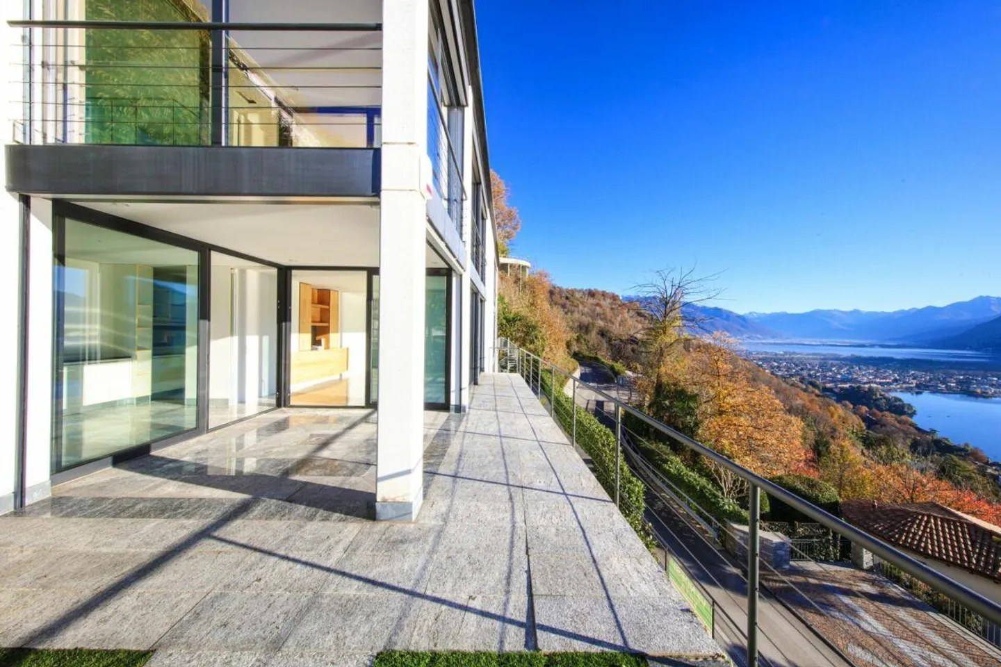 RONCO S/ASCONA - Exclusive villa in a privileged position - Photo 2 of 18