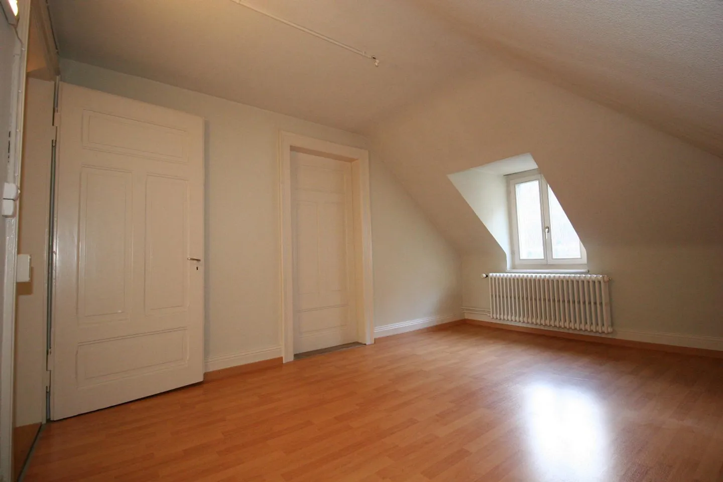 Charmante 4½-Zimmer-Wohnung mit toller See- und Bergsicht - Photo 3 of 12