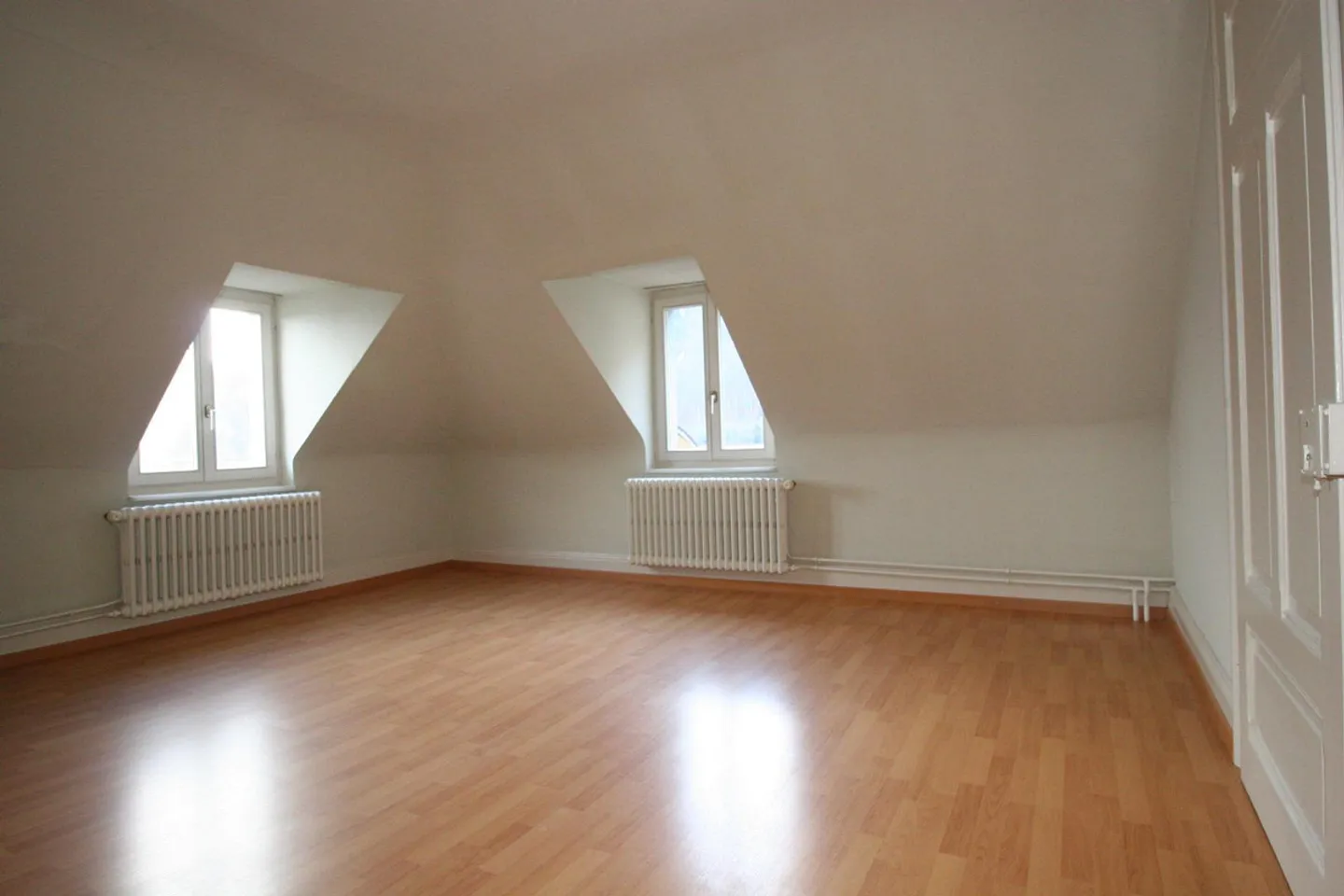 Charmante 4½-Zimmer-Wohnung mit toller See- und Bergsicht - Photo 4 of 12