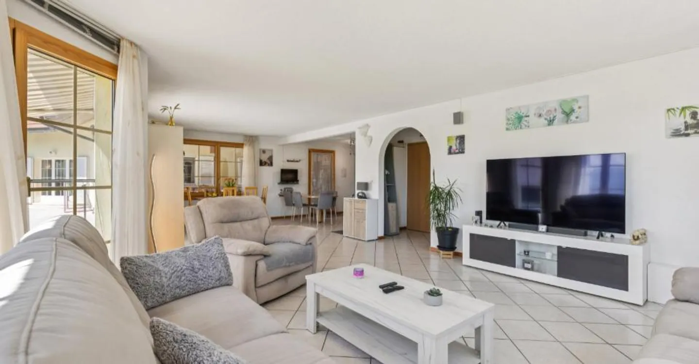 Charming Villa in Peaceful Setting - Photo 2 of 12