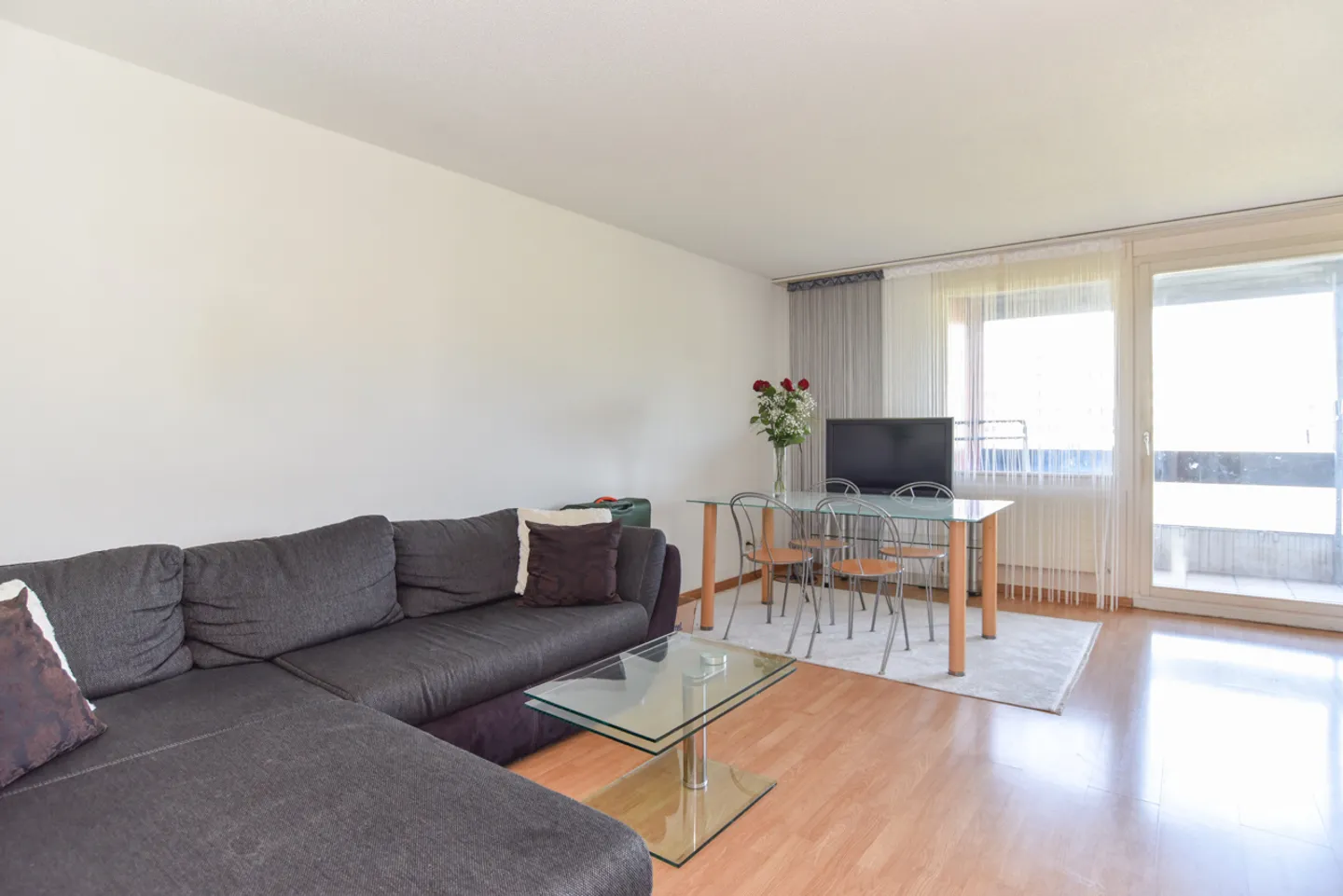 Appartement de 3,5 pièces bien entretenu dans le quartier populaire de Telli - Photo 2 sur 16