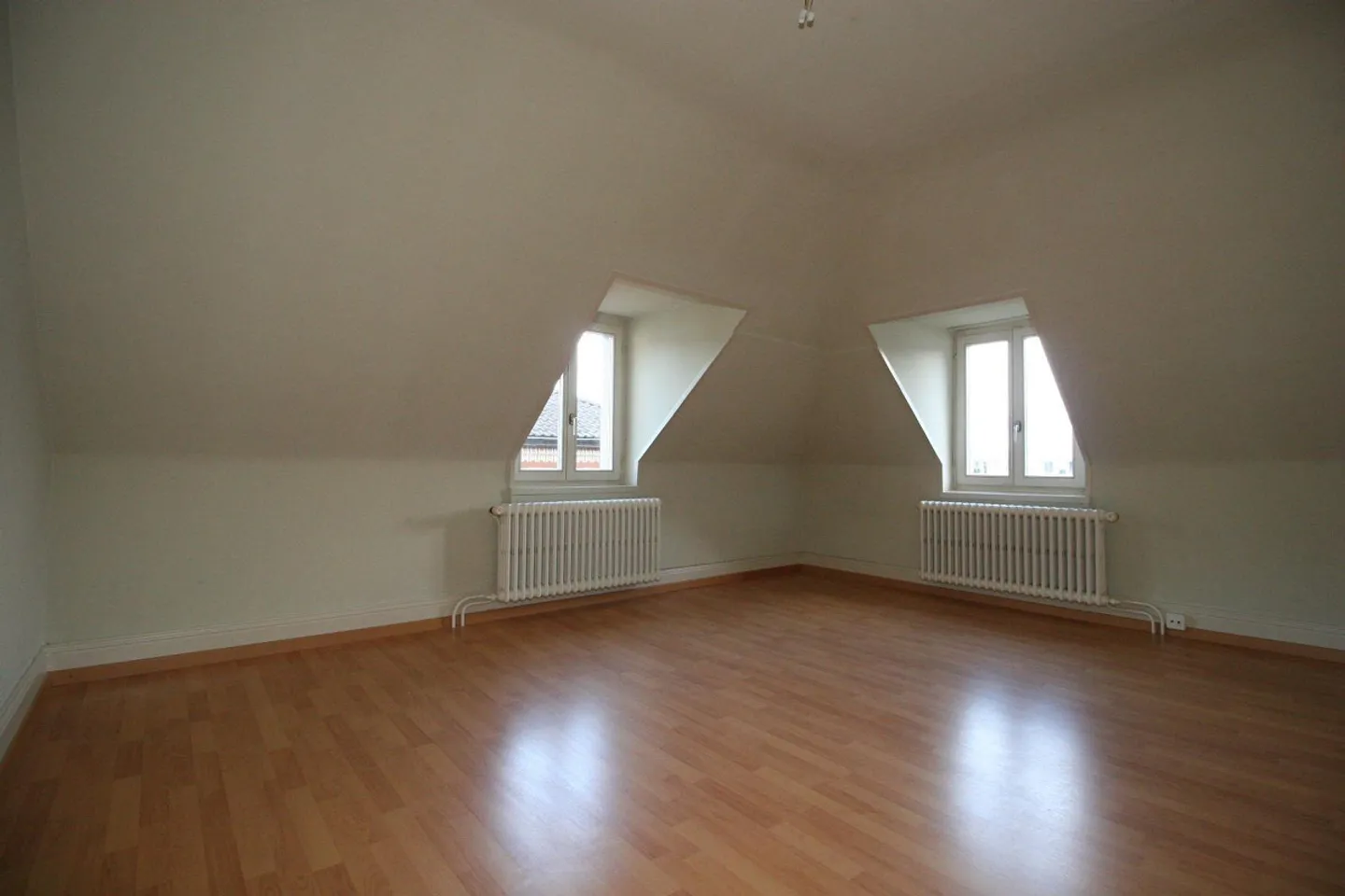 Charmante 4½-Zimmer-Wohnung mit toller See- und Bergsicht - Photo 6 of 12