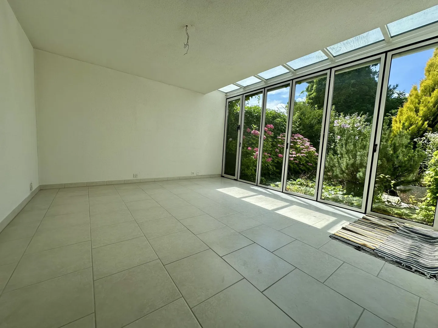 Affascinante casa angolare di 5,5 stanze - Foto 3 di 9