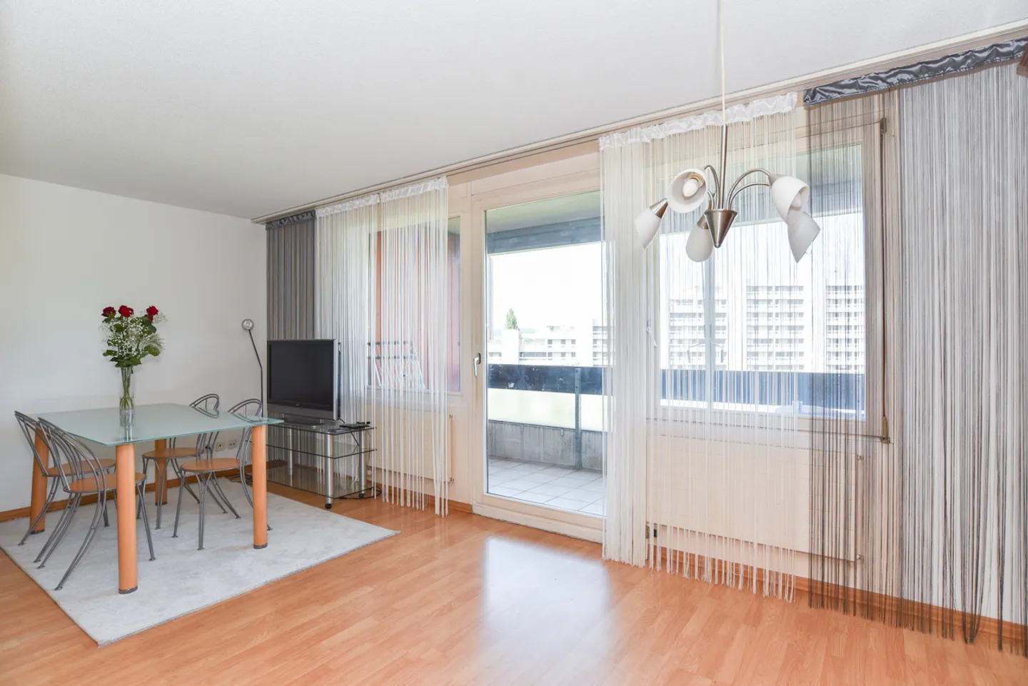 Appartement de 3,5 pièces bien entretenu dans le quartier populaire de Telli - Photo 4 sur 16