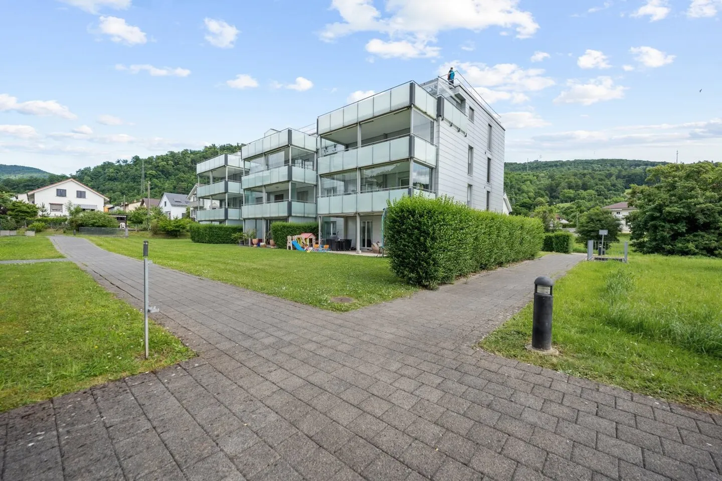 Modern 4.5-room apartment in idyllic location - Photo 2 of 10