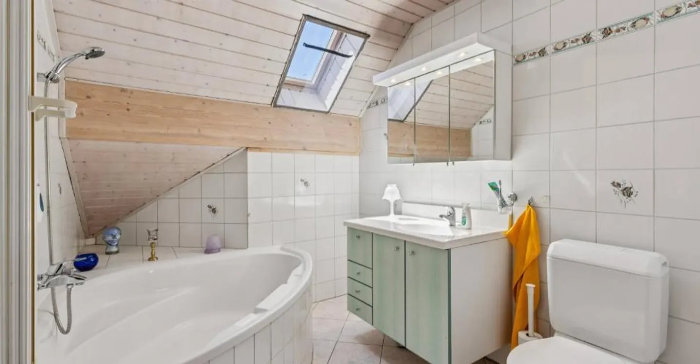 Charming Villa in Peaceful Setting - Photo 11 of 12