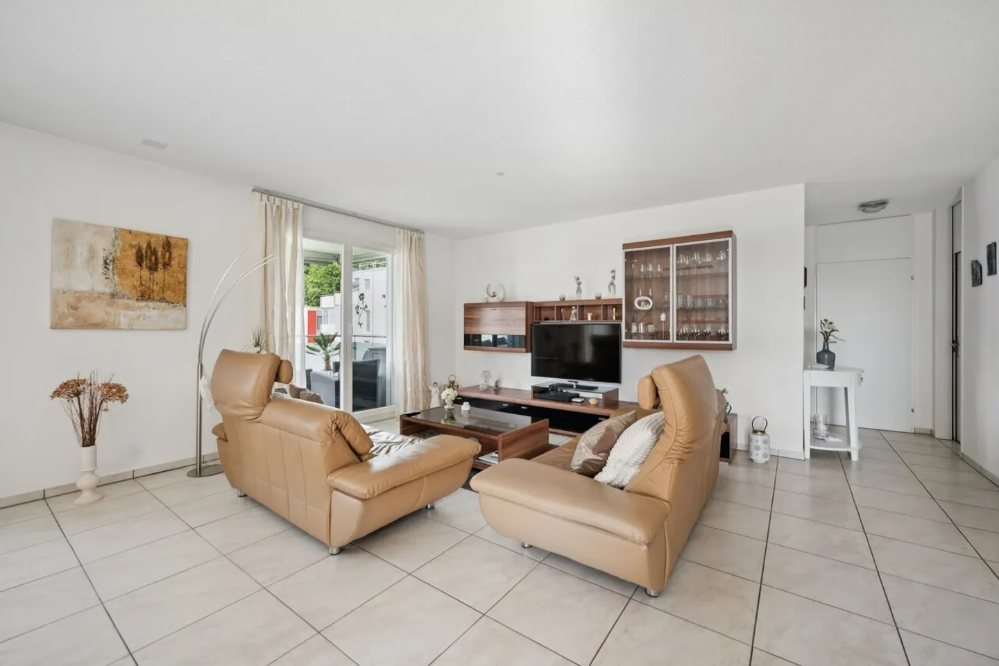 Modern 4.5-room apartment in idyllic location - Photo 4 of 10