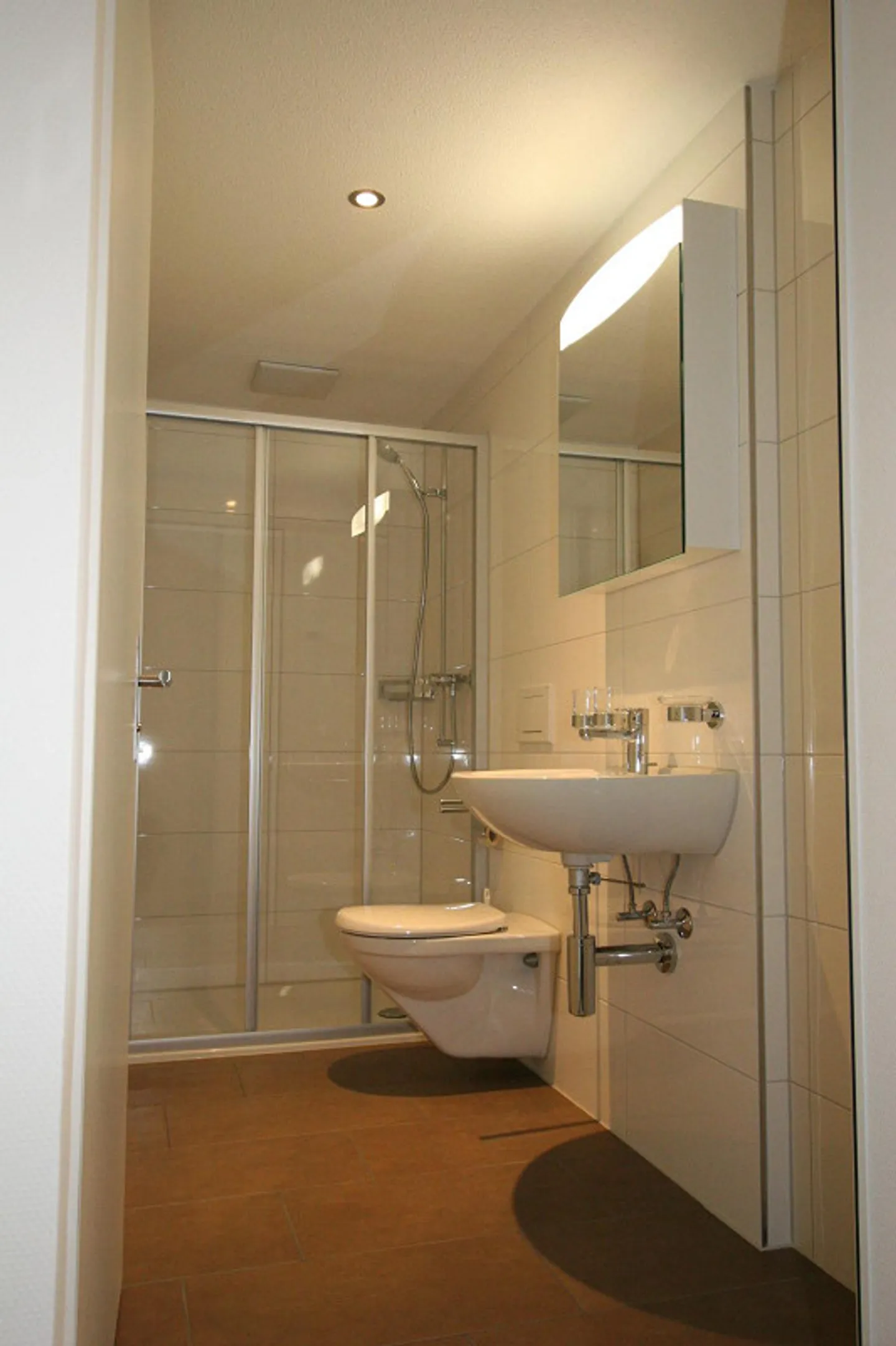 Charmante 4½-Zimmer-Wohnung mit toller See- und Bergsicht - Photo 8 of 12
