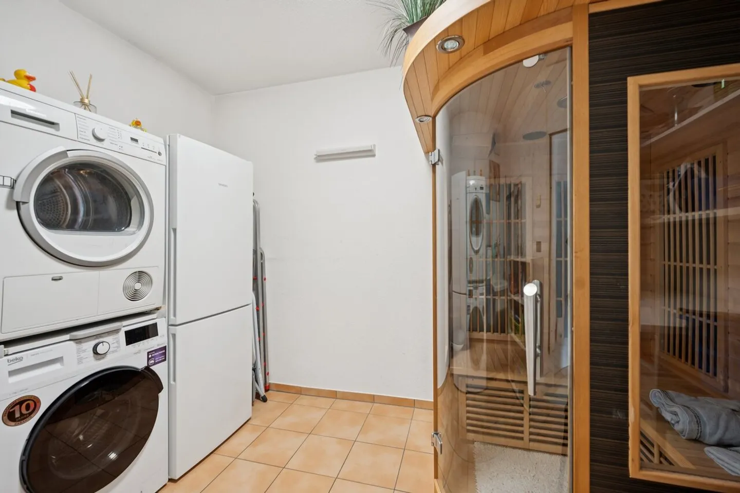 Modern 4.5-room apartment in idyllic location - Photo 8 of 10