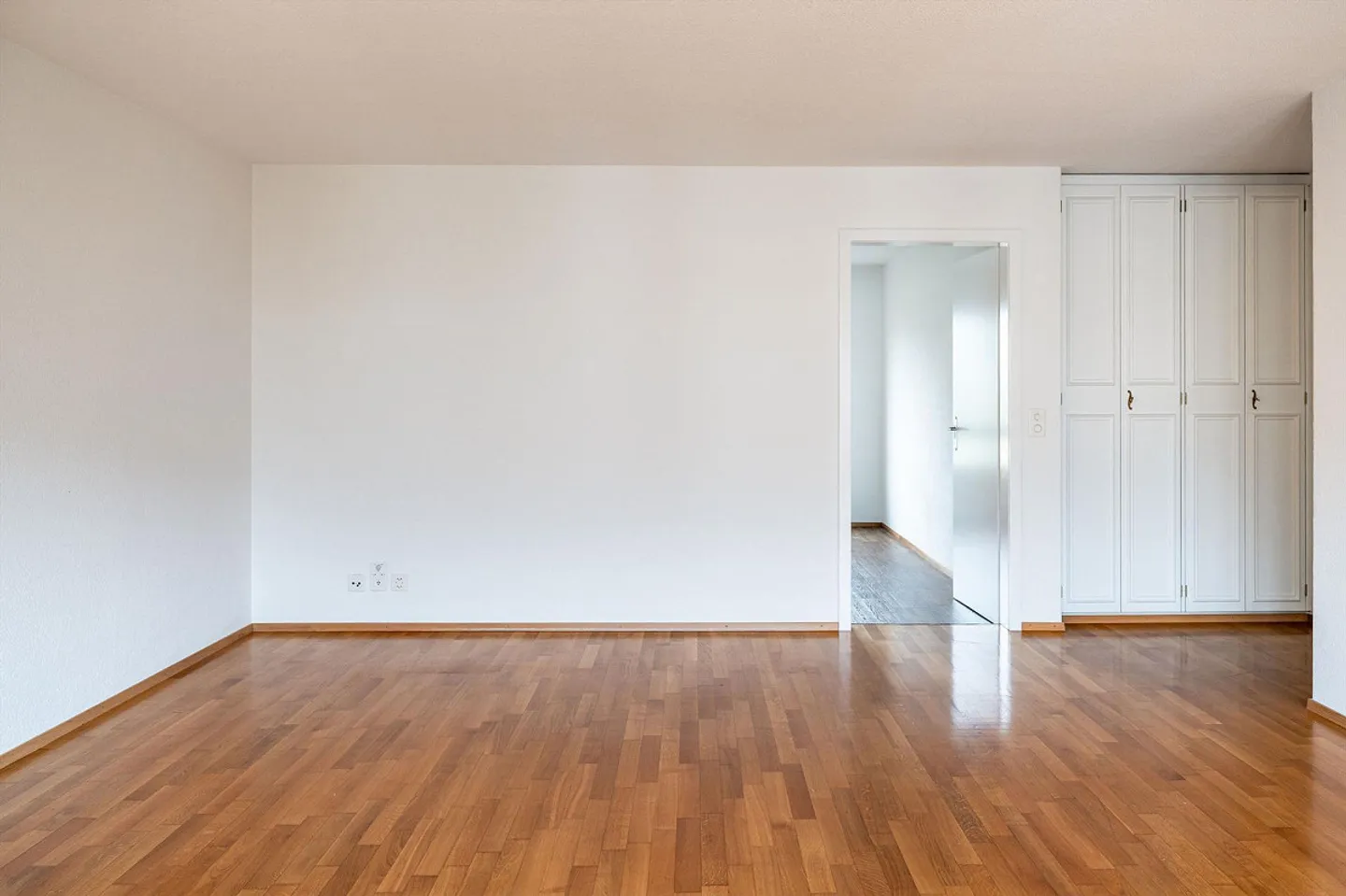 Living where life pulses and tranquility prevails - Photo 14 of 26