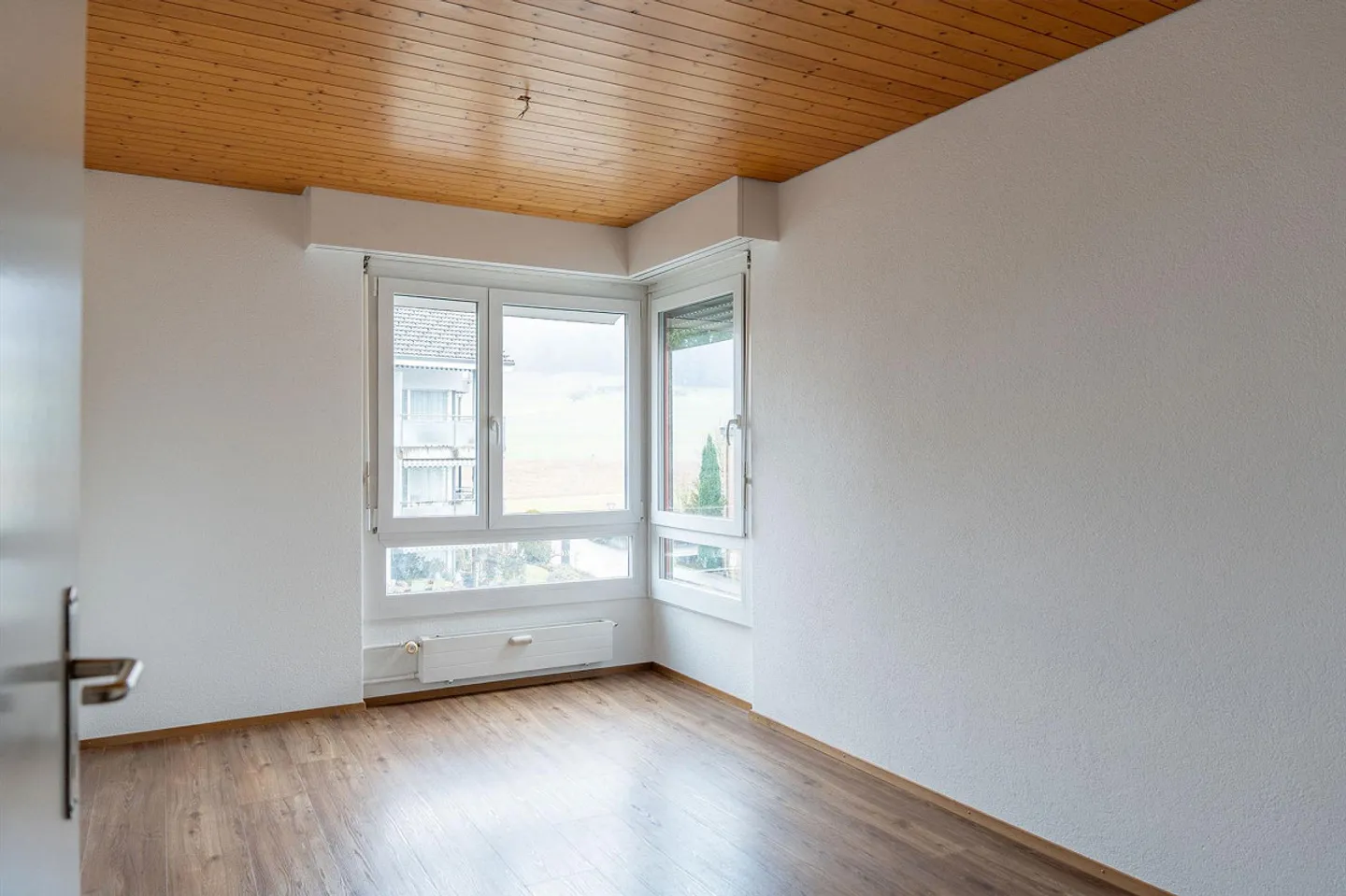 Living where life pulses and tranquility prevails - Photo 16 of 26