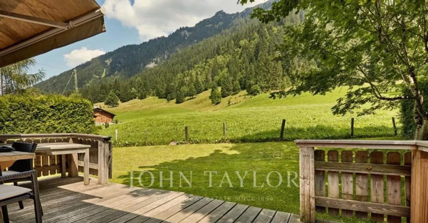 Charming Chalet with Mountain Views - Photo 7 of 8