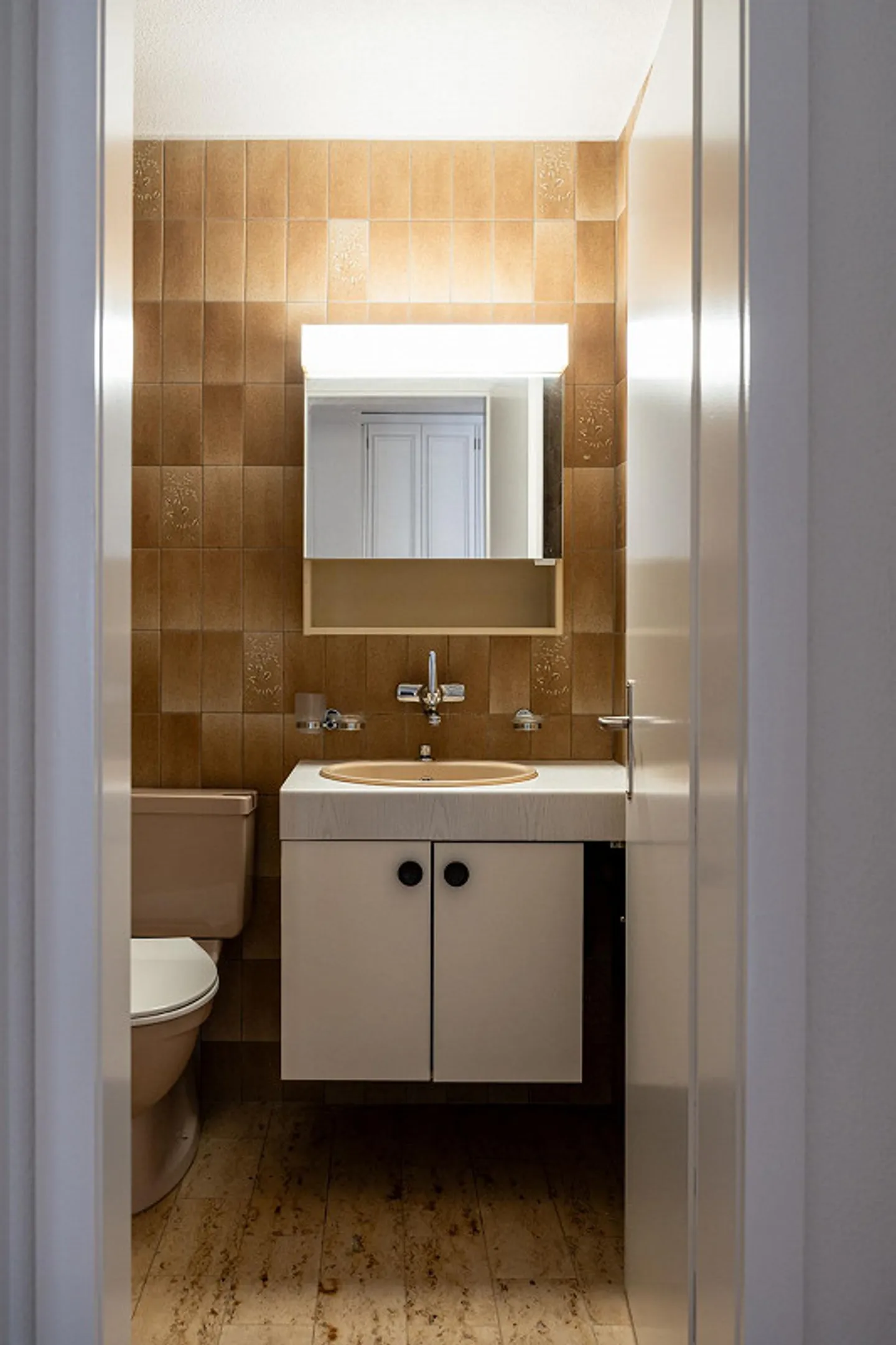 Living where life pulses and tranquility prevails - Photo 21 of 26