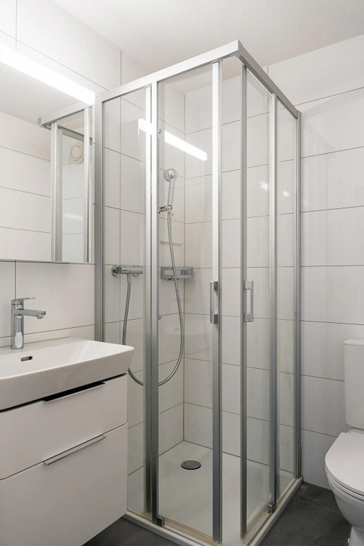 Living where life pulses and tranquility prevails - Photo 22 of 26