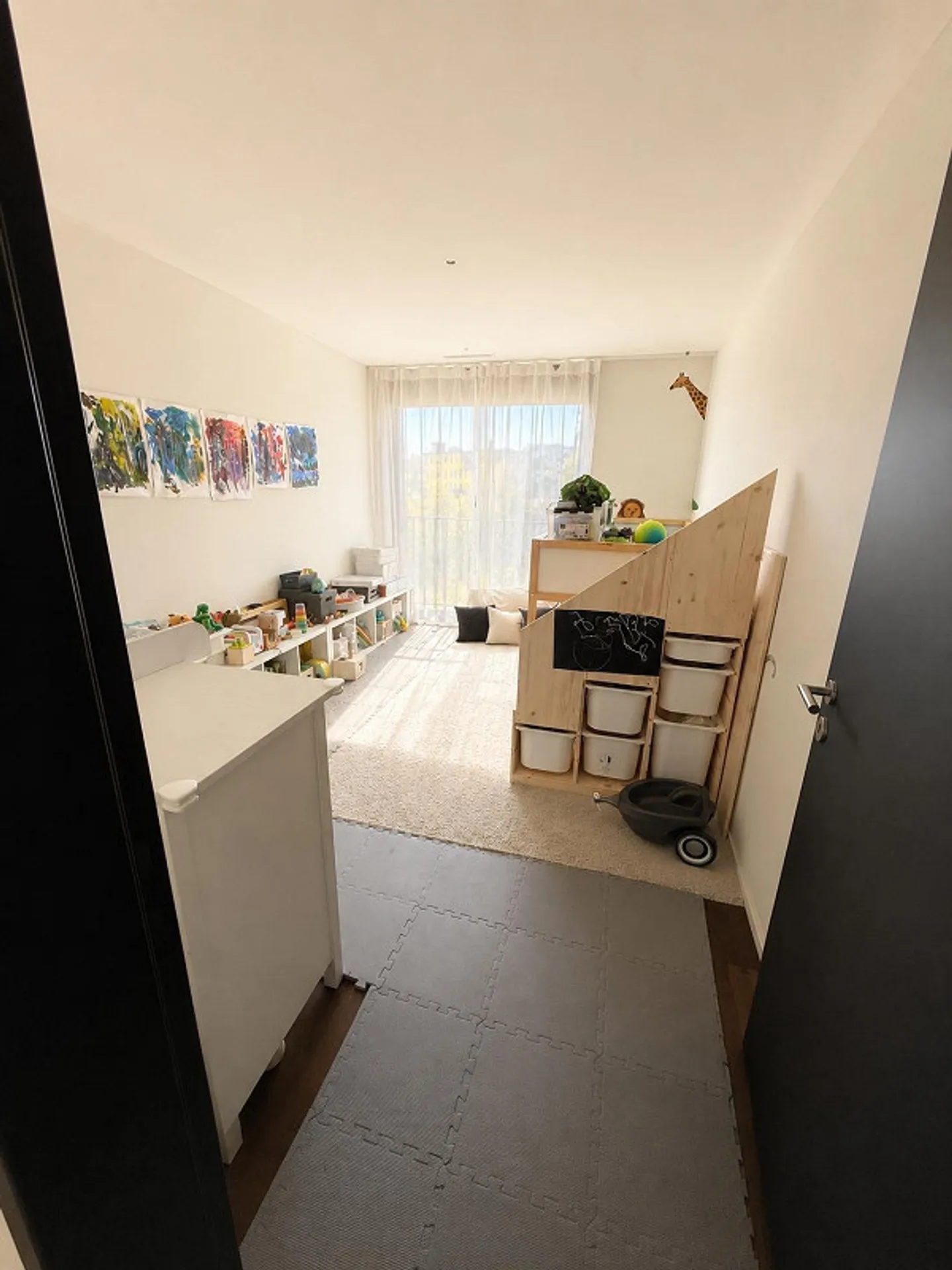 Appartamento d'angolo con vista lago libera e ampio spazio esterno - Foto 6 di 22