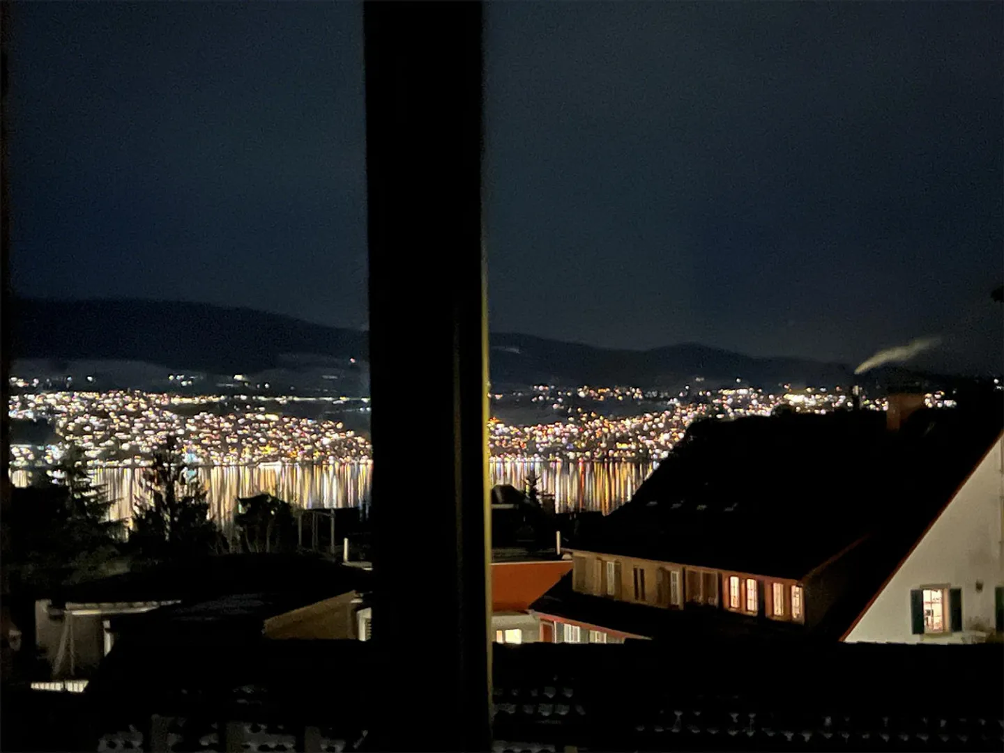 Appartamento d'angolo con vista lago libera e ampio spazio esterno - Foto 17 di 22