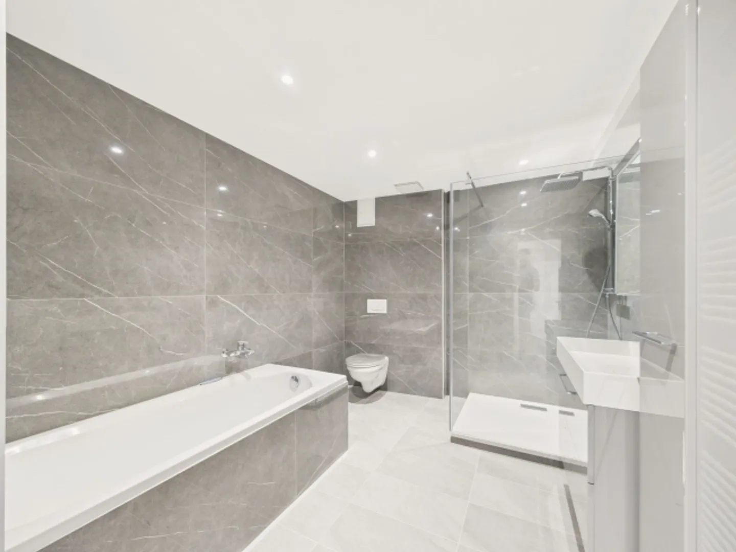 Renovated 3.5-room apartment, 102 m², old town - Photo 7 of 9