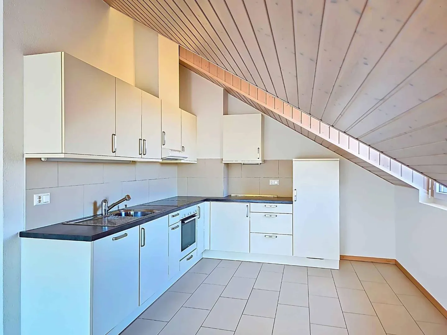4.5 Room Bright Apartment with Large Terrace - Photo 2 of 13