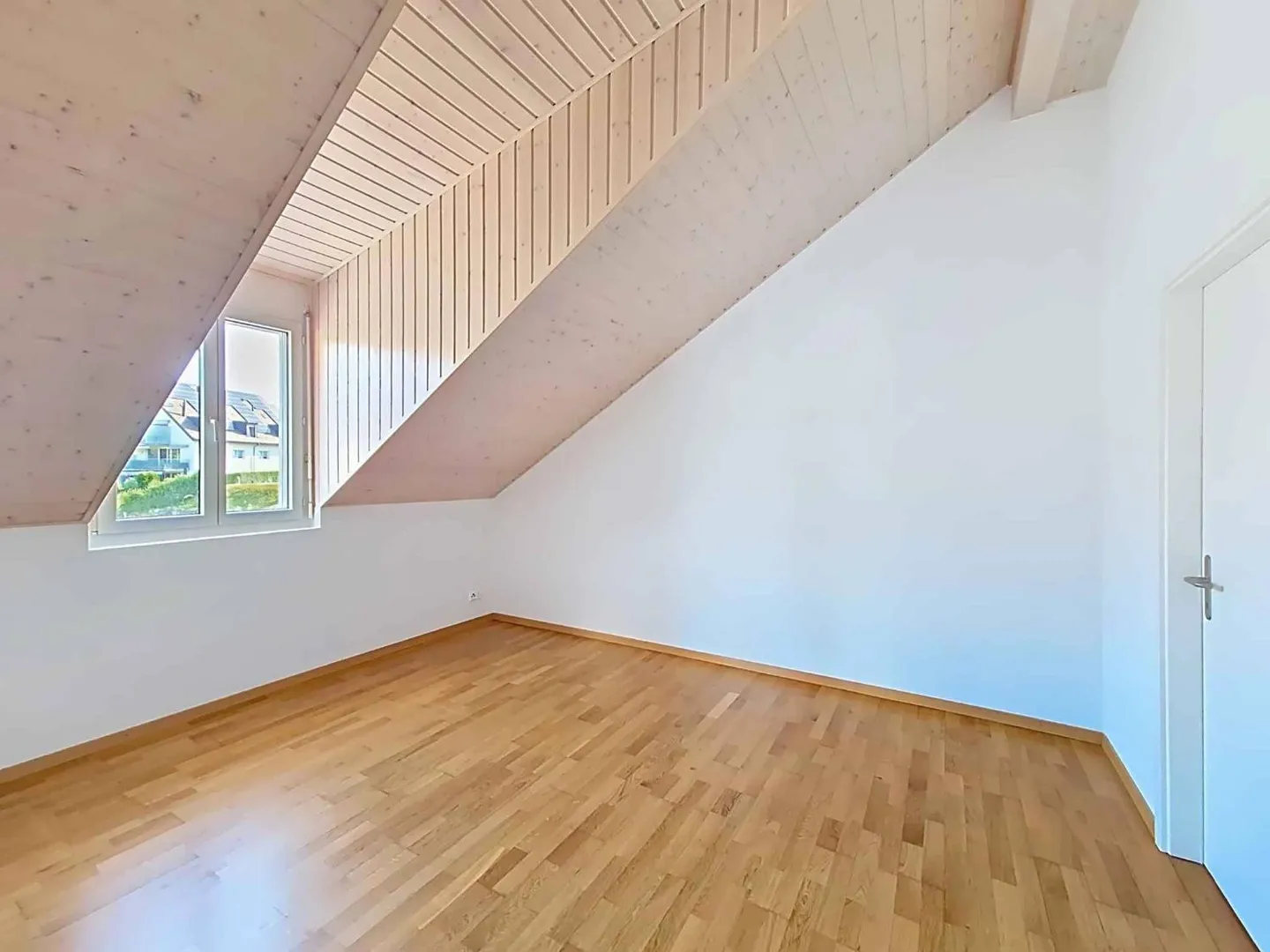 4.5 Room Bright Apartment with Large Terrace - Photo 3 of 13