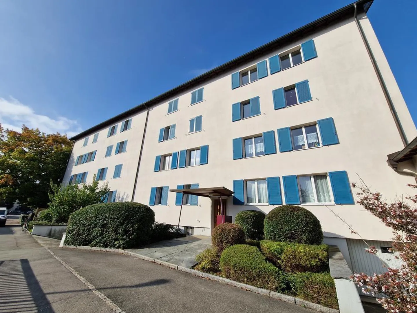 Bright apartment with balcony - Photo 1 of 10